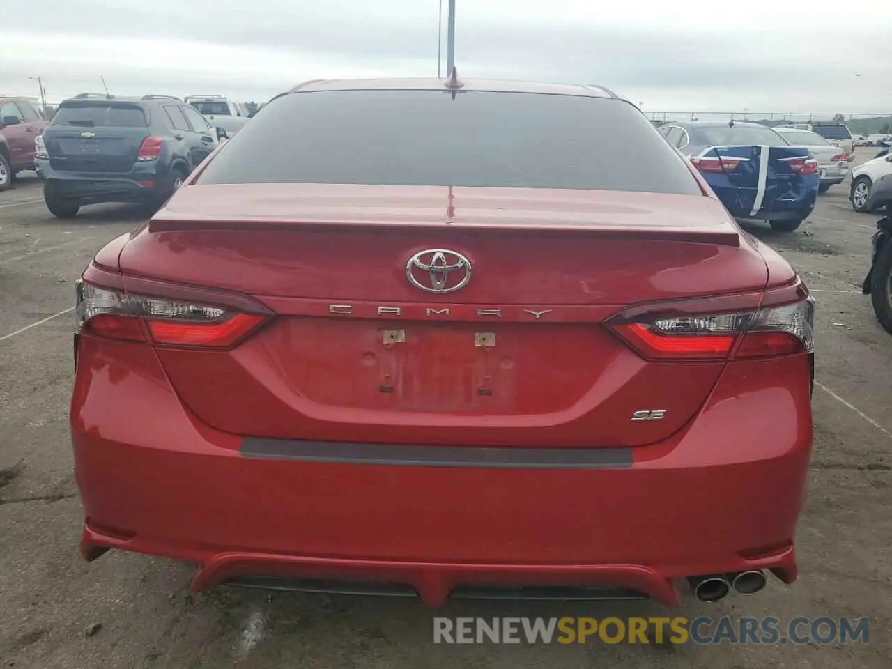 6 Photograph of a damaged car 4T1T11AK5NU498983 TOYOTA CAMRY 2022