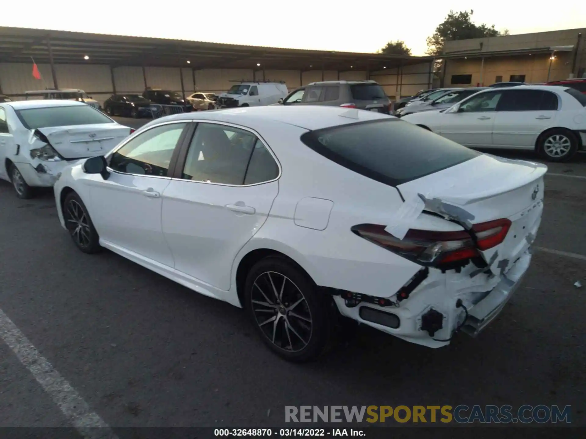 3 Photograph of a damaged car 4T1T11AK5NU640605 TOYOTA CAMRY 2022