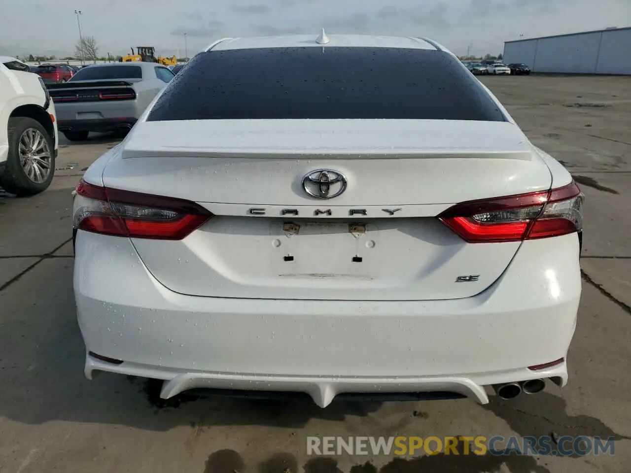 6 Photograph of a damaged car 4T1T11AK5NU645092 TOYOTA CAMRY 2022