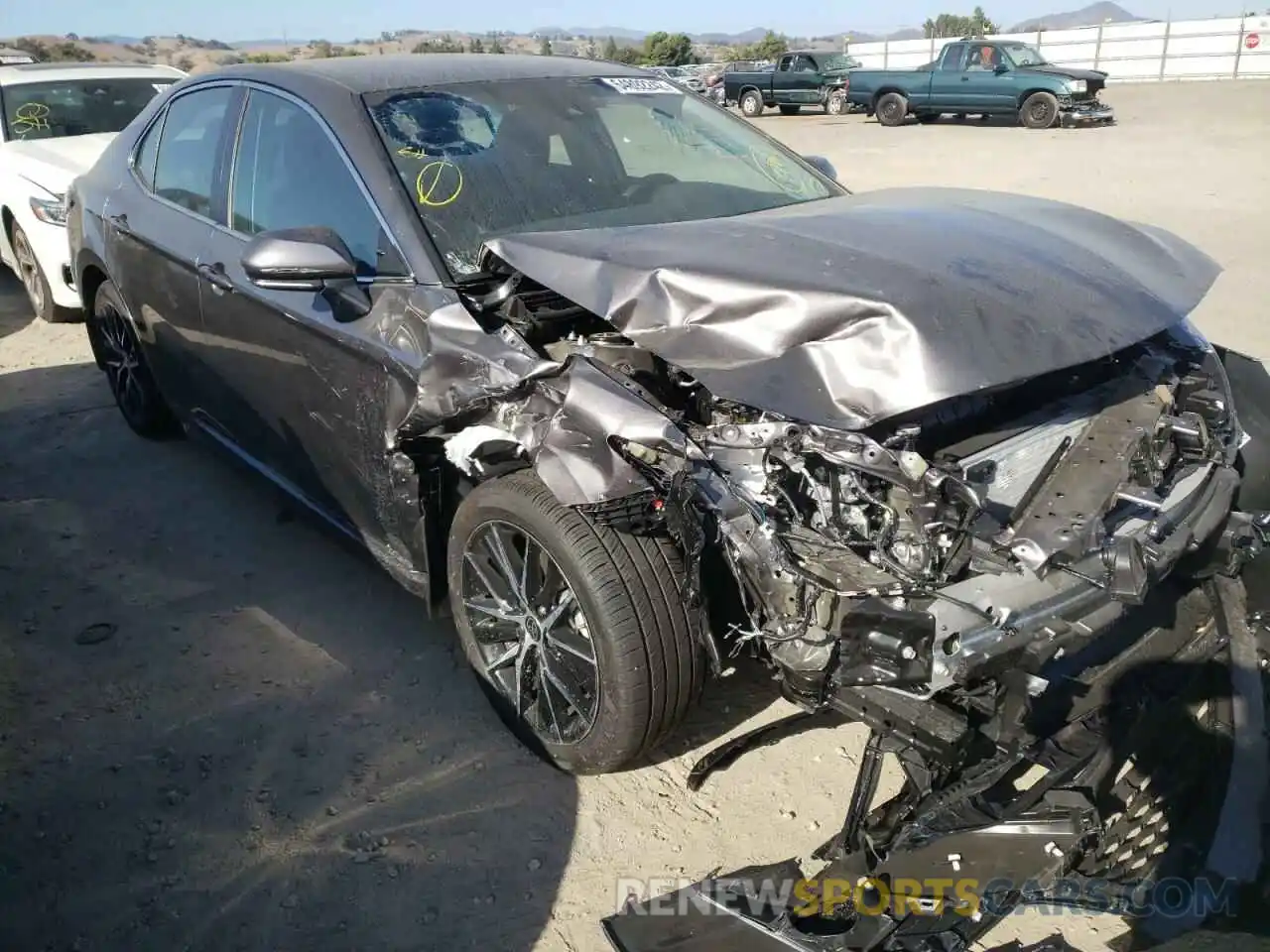 1 Photograph of a damaged car 4T1T11AK5NU703637 TOYOTA CAMRY 2022