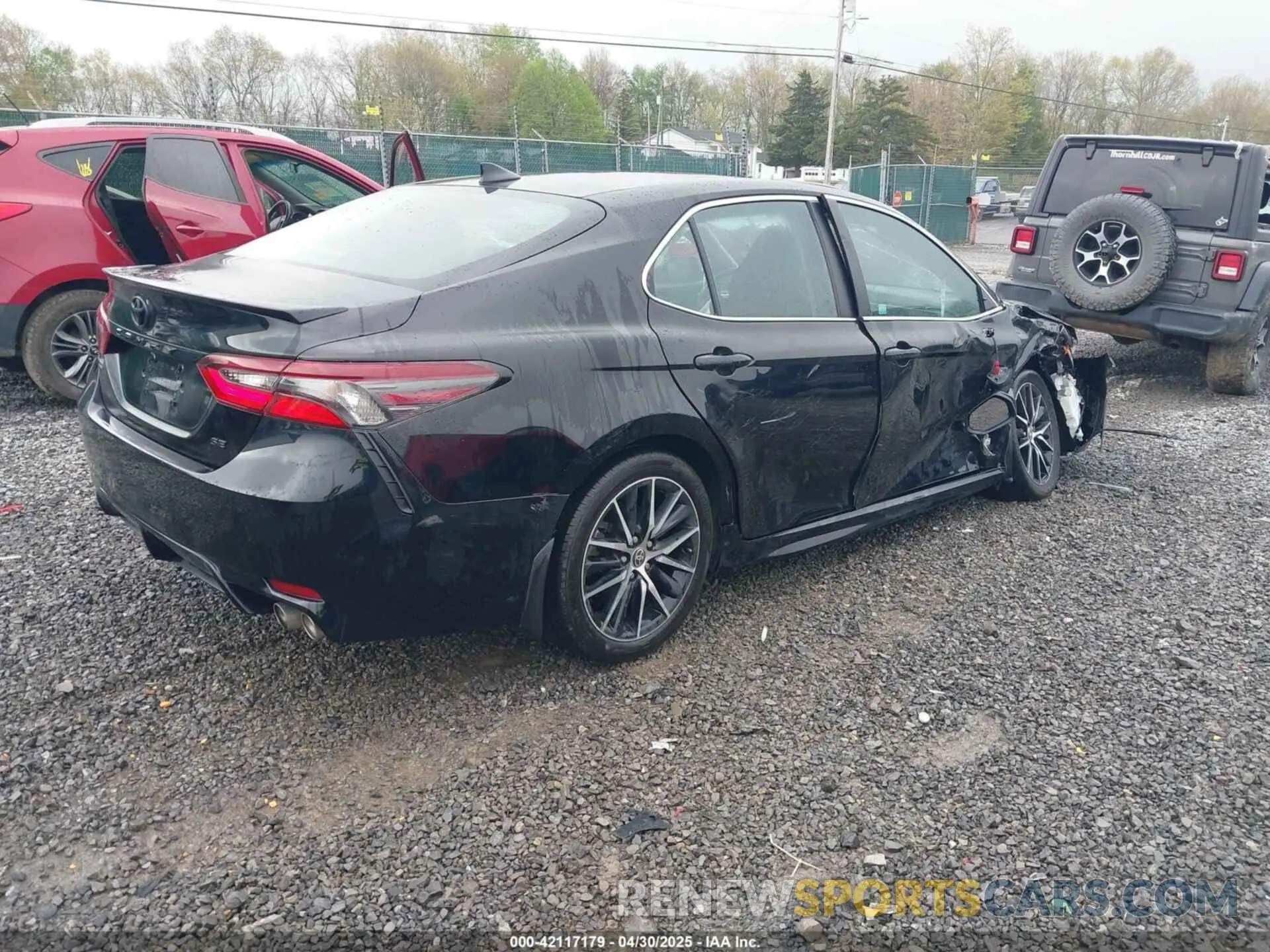 4 Photograph of a damaged car 4T1T11AK5NU717800 TOYOTA CAMRY 2022