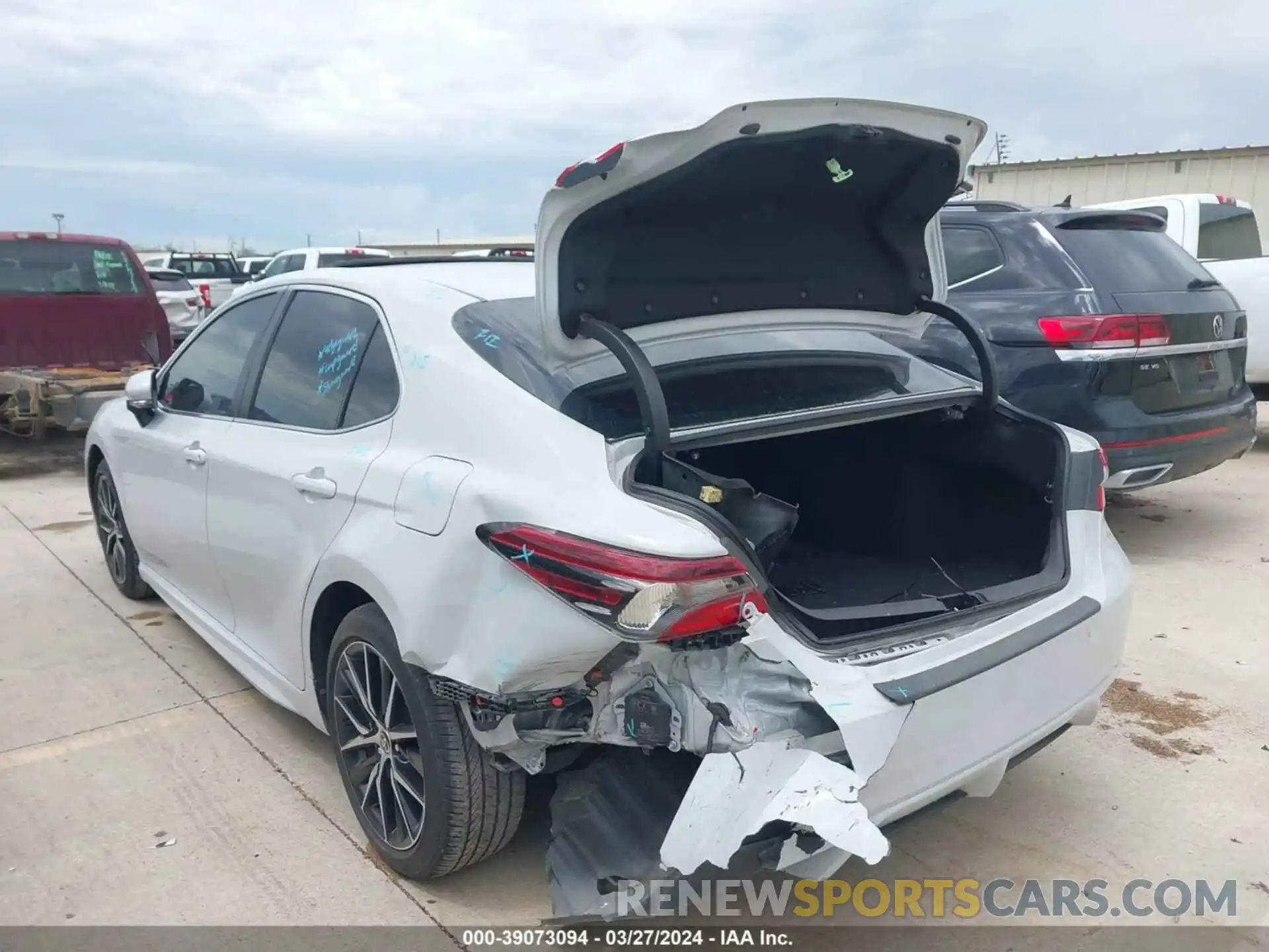 3 Photograph of a damaged car 4T1T11AK6NU005019 TOYOTA CAMRY 2022