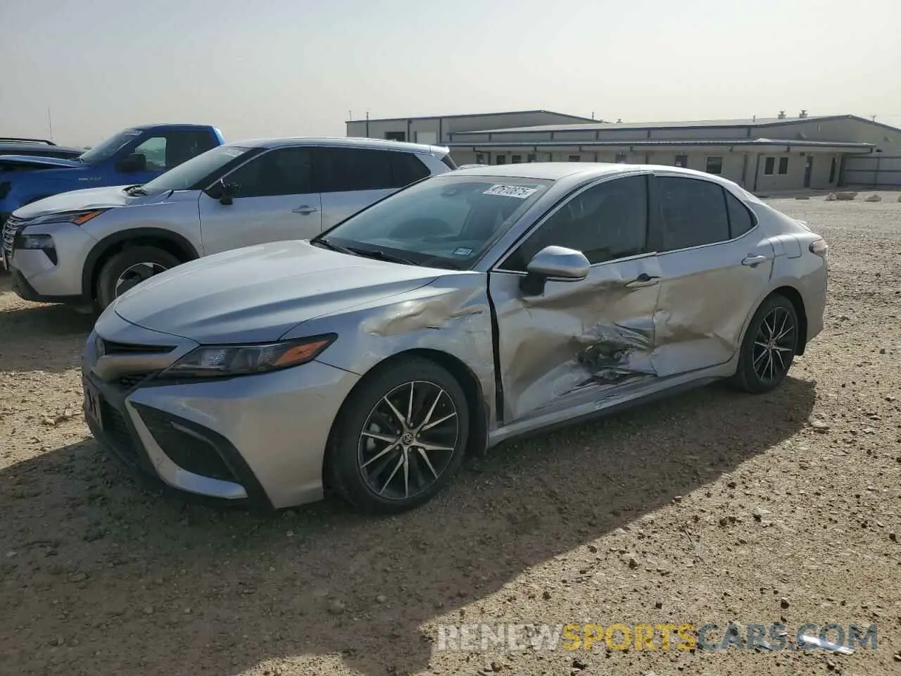 1 Photograph of a damaged car 4T1T11AK6NU037114 TOYOTA CAMRY 2022