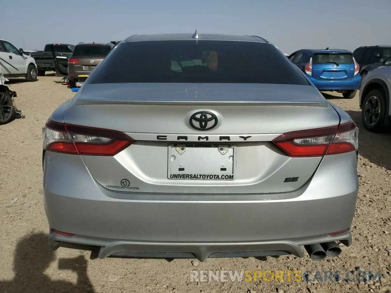 6 Photograph of a damaged car 4T1T11AK6NU037114 TOYOTA CAMRY 2022
