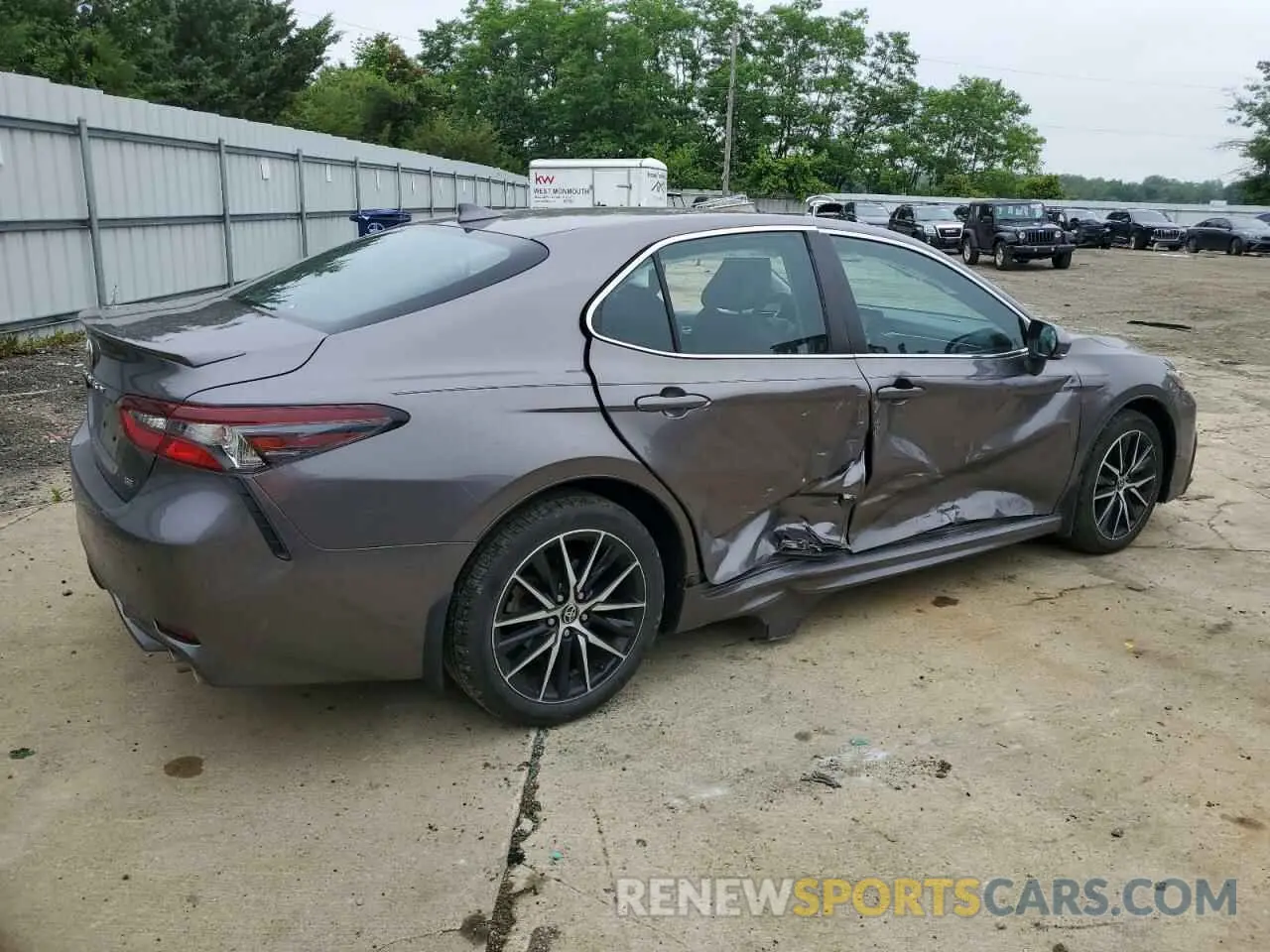 3 Photograph of a damaged car 4T1T11AK6NU039669 TOYOTA CAMRY 2022
