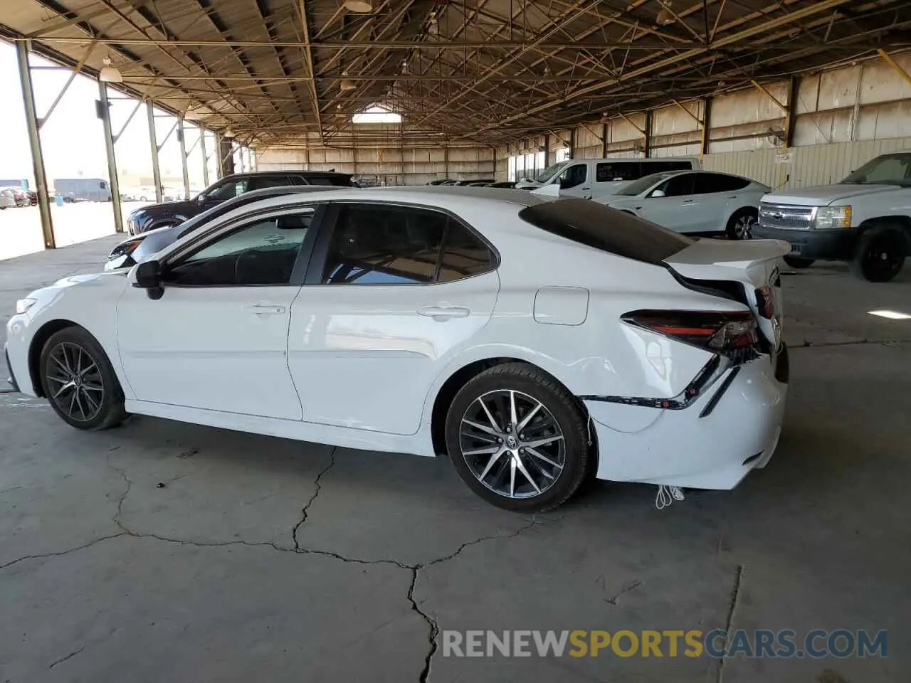 2 Photograph of a damaged car 4T1T11AK6NU075636 TOYOTA CAMRY 2022