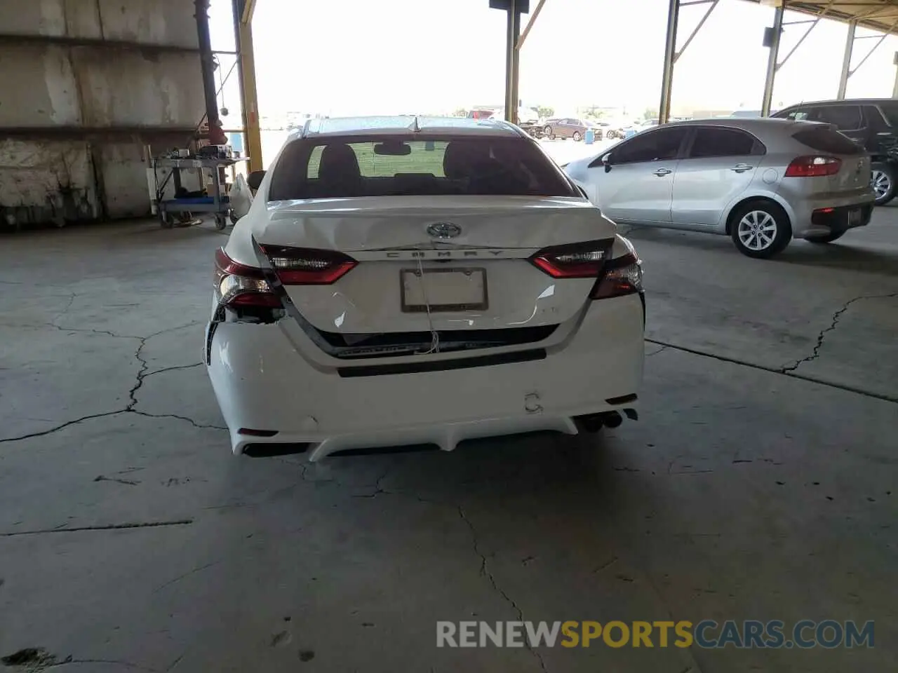 6 Photograph of a damaged car 4T1T11AK6NU075636 TOYOTA CAMRY 2022