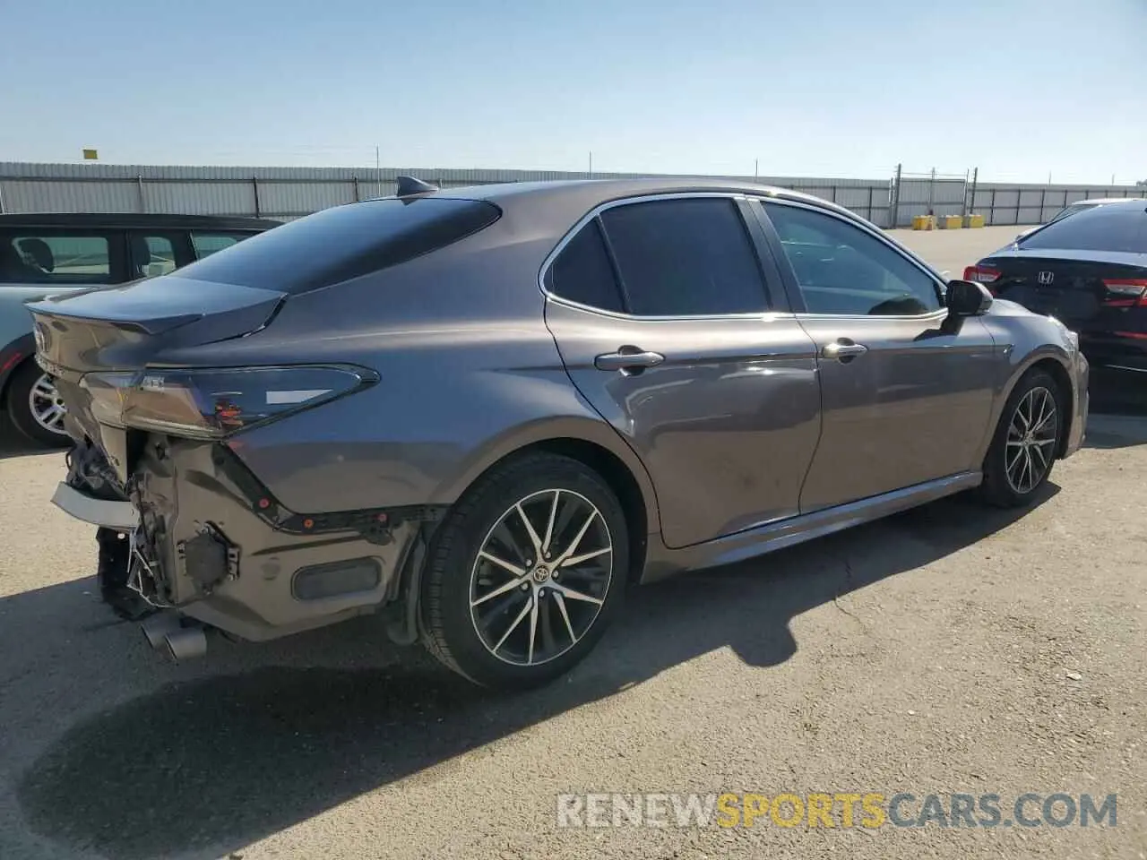 3 Photograph of a damaged car 4T1T11AK6NU638233 TOYOTA CAMRY 2022