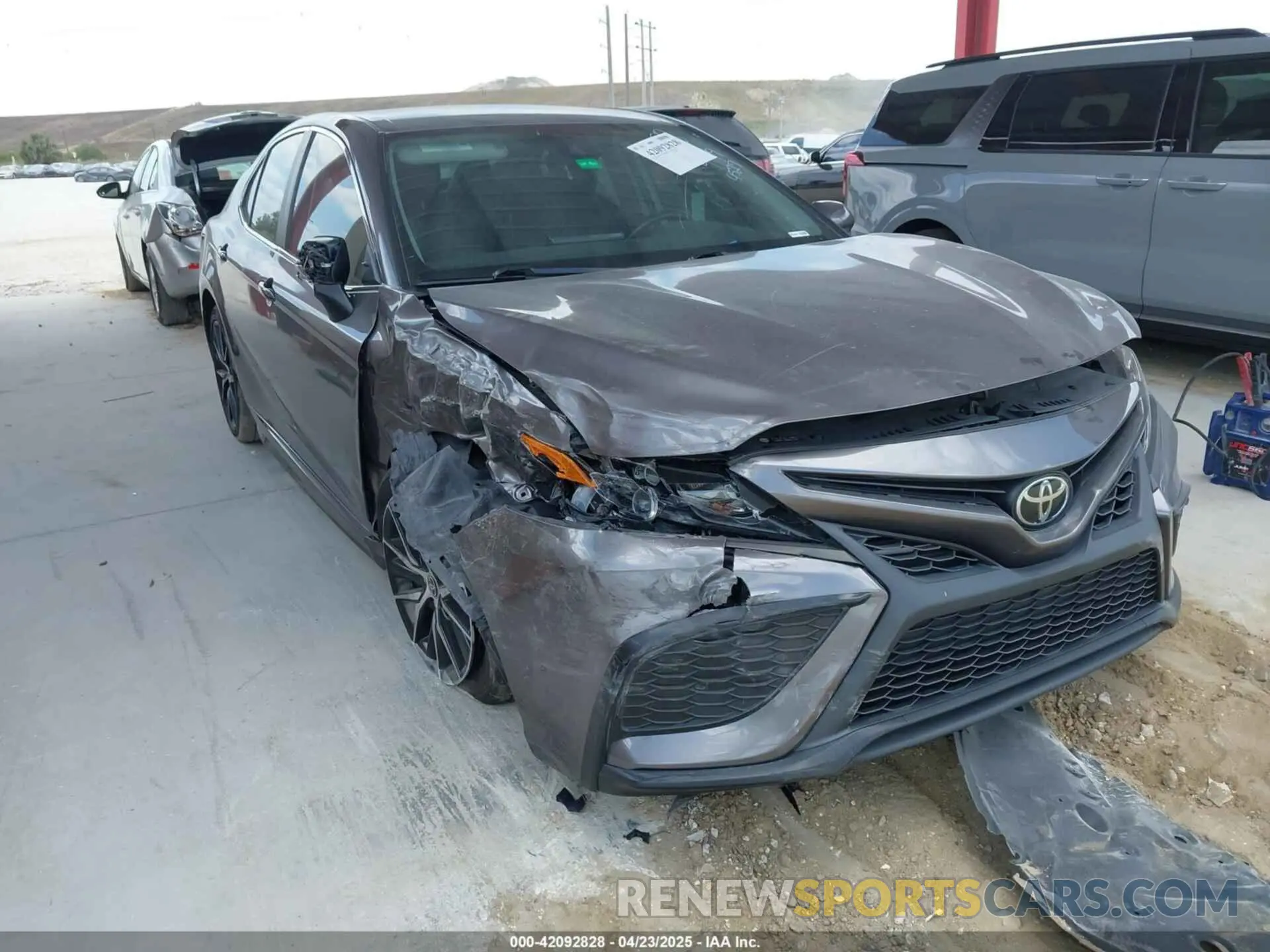 1 Photograph of a damaged car 4T1T11AK6NU639527 TOYOTA CAMRY 2022