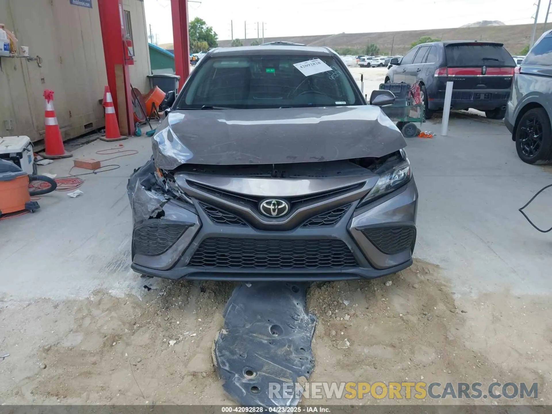 12 Photograph of a damaged car 4T1T11AK6NU639527 TOYOTA CAMRY 2022