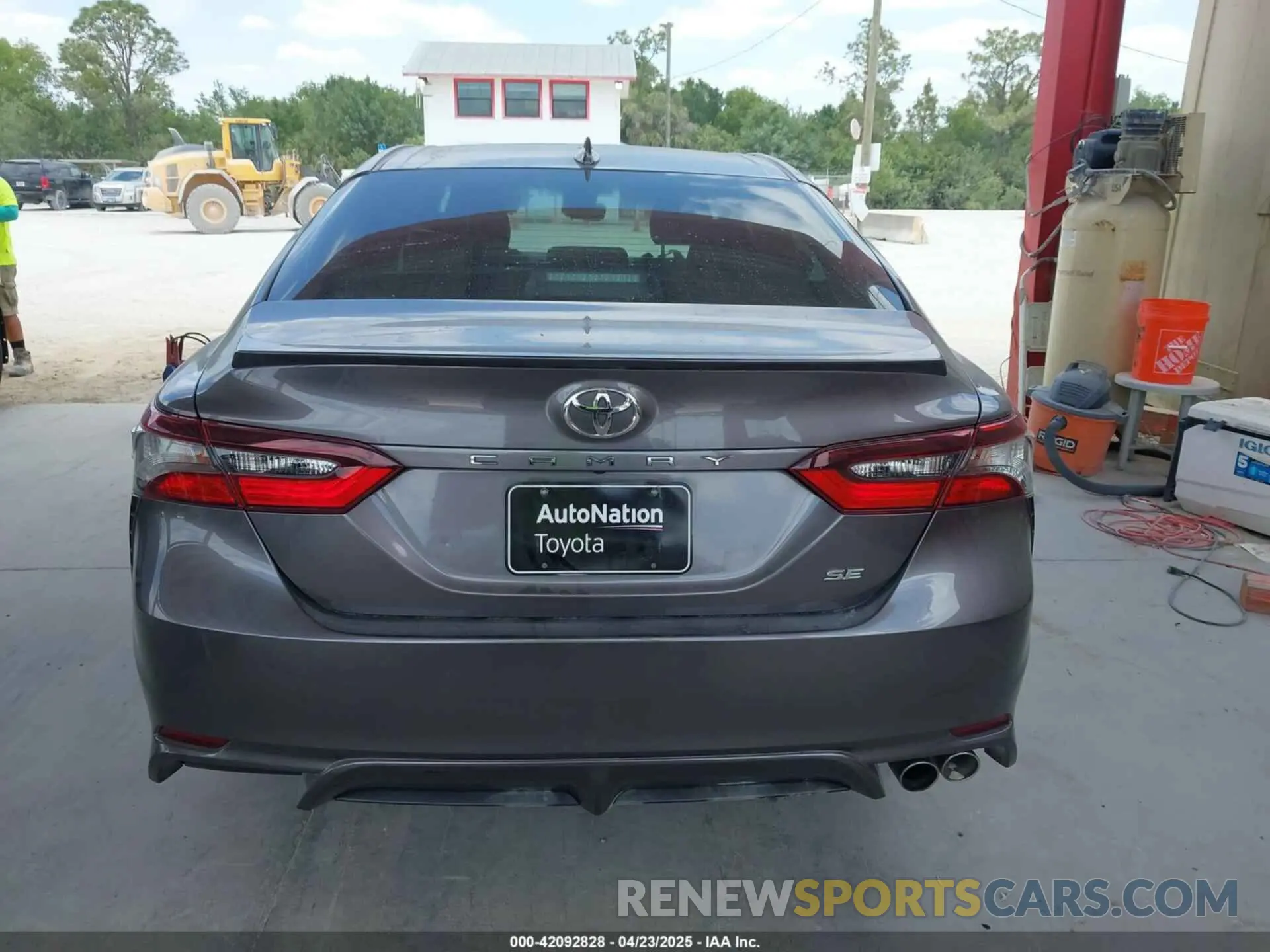 16 Photograph of a damaged car 4T1T11AK6NU639527 TOYOTA CAMRY 2022