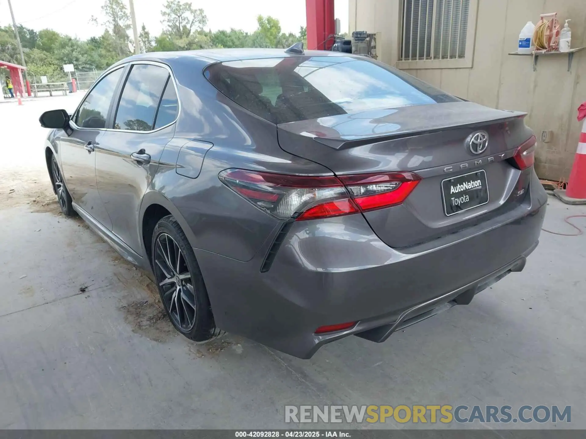 3 Photograph of a damaged car 4T1T11AK6NU639527 TOYOTA CAMRY 2022