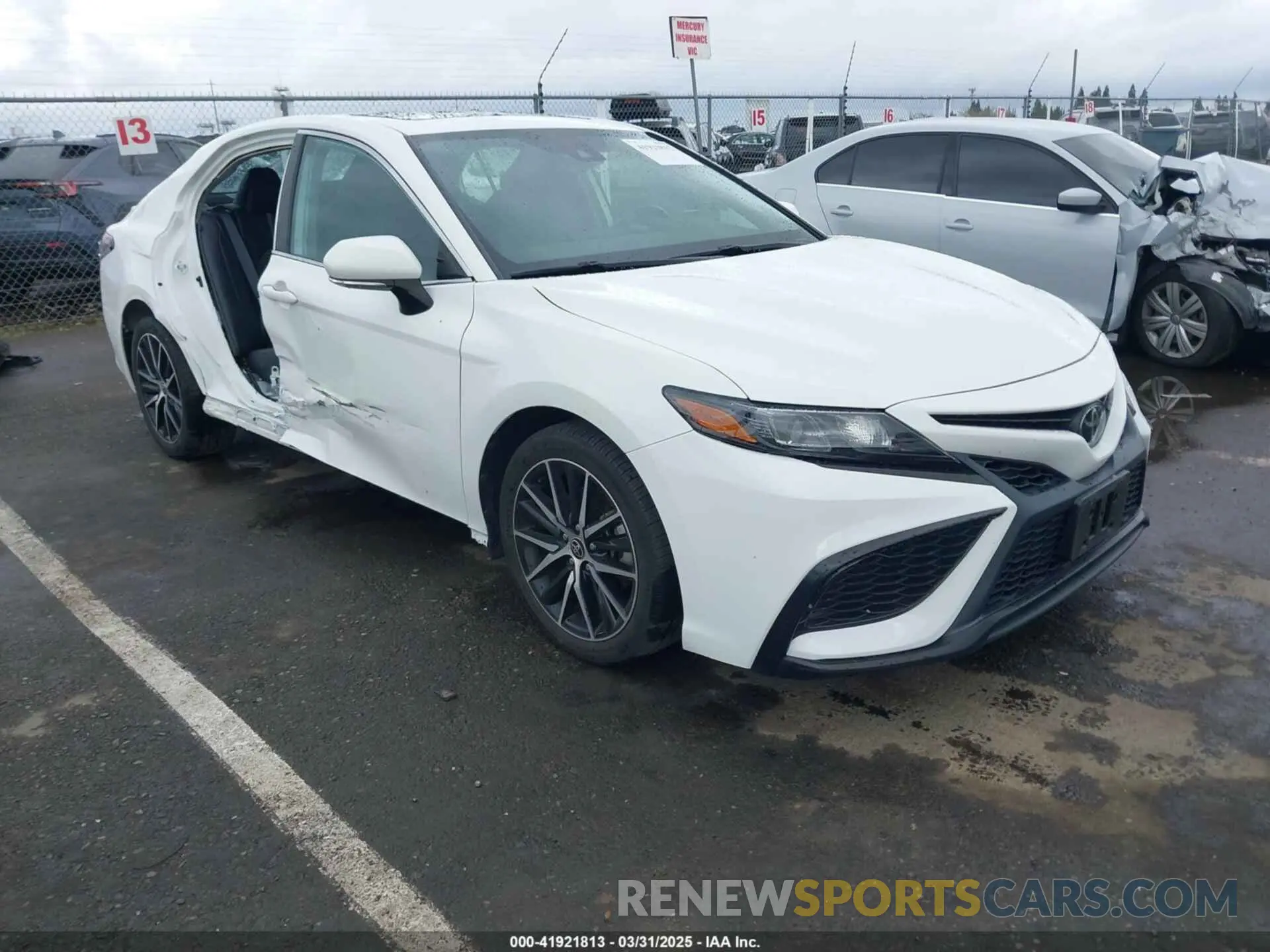 1 Photograph of a damaged car 4T1T11AK6NU641990 TOYOTA CAMRY 2022