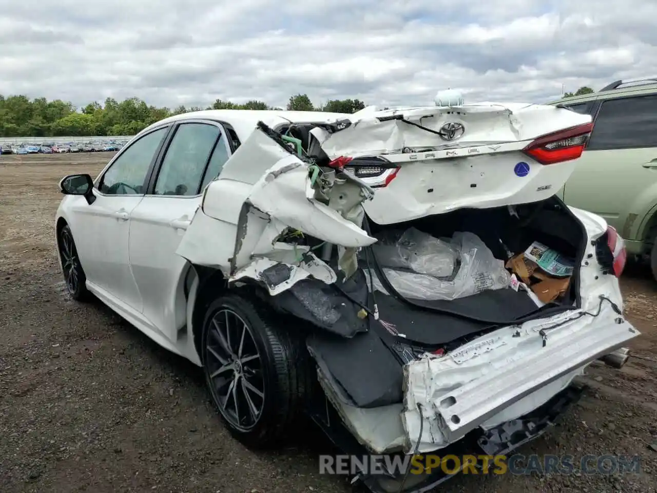 3 Photograph of a damaged car 4T1T11AK6NU655324 TOYOTA CAMRY 2022