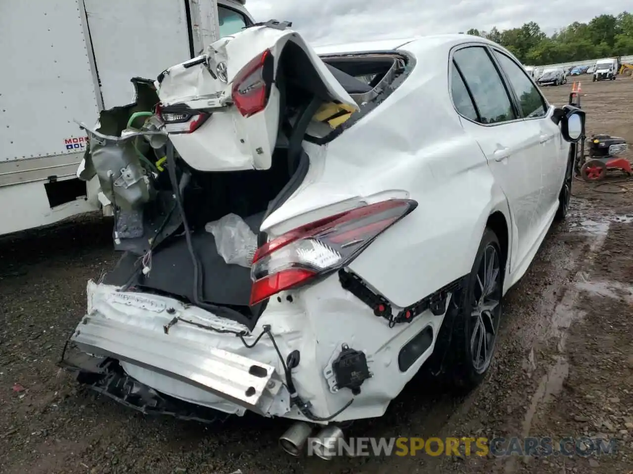 4 Photograph of a damaged car 4T1T11AK6NU655324 TOYOTA CAMRY 2022