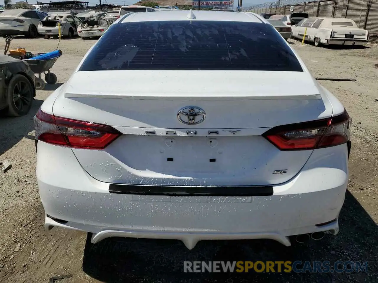 6 Photograph of a damaged car 4T1T11AK6NU657428 TOYOTA CAMRY 2022