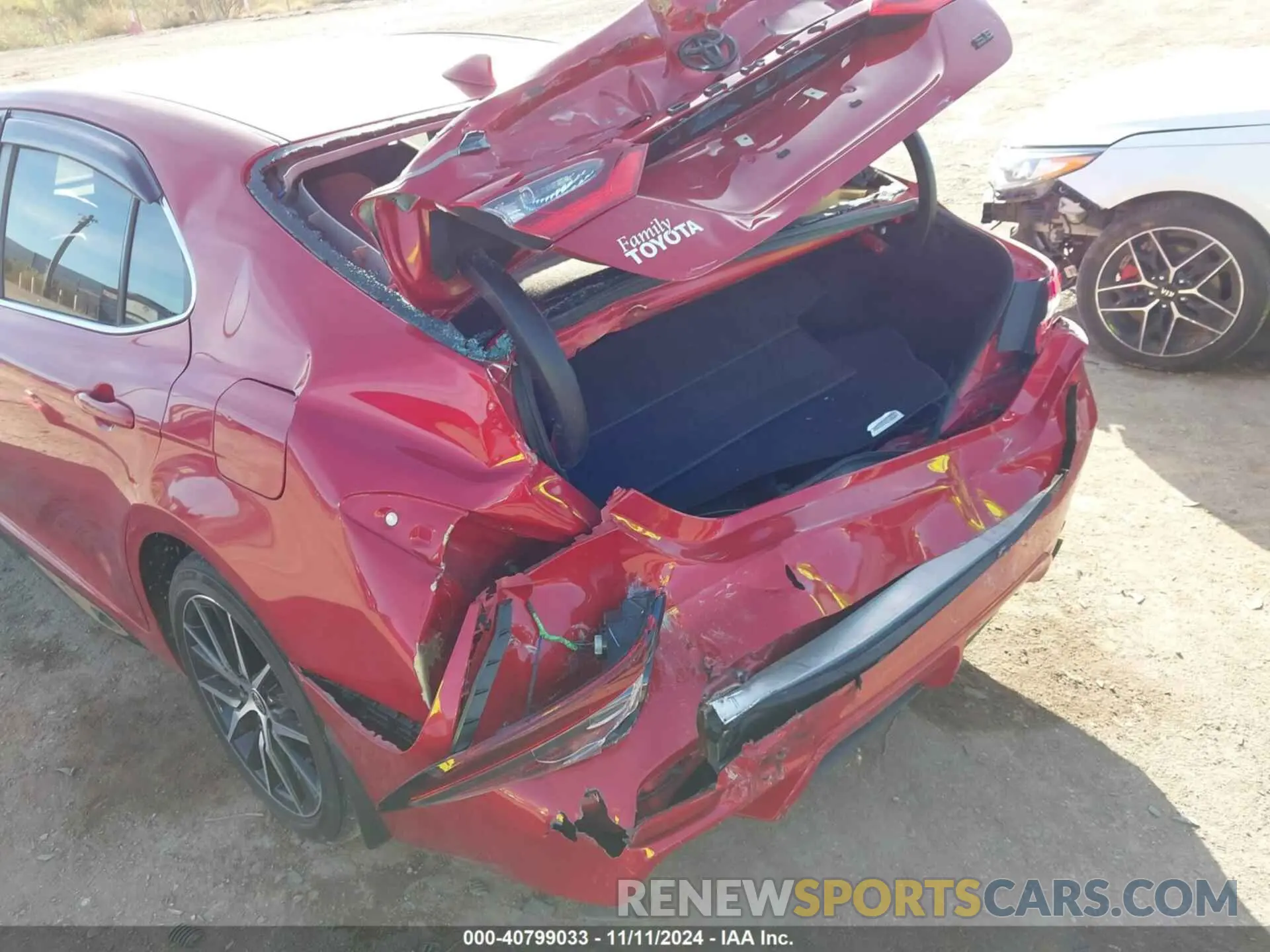 6 Photograph of a damaged car 4T1T11AK7NU011668 TOYOTA CAMRY 2022