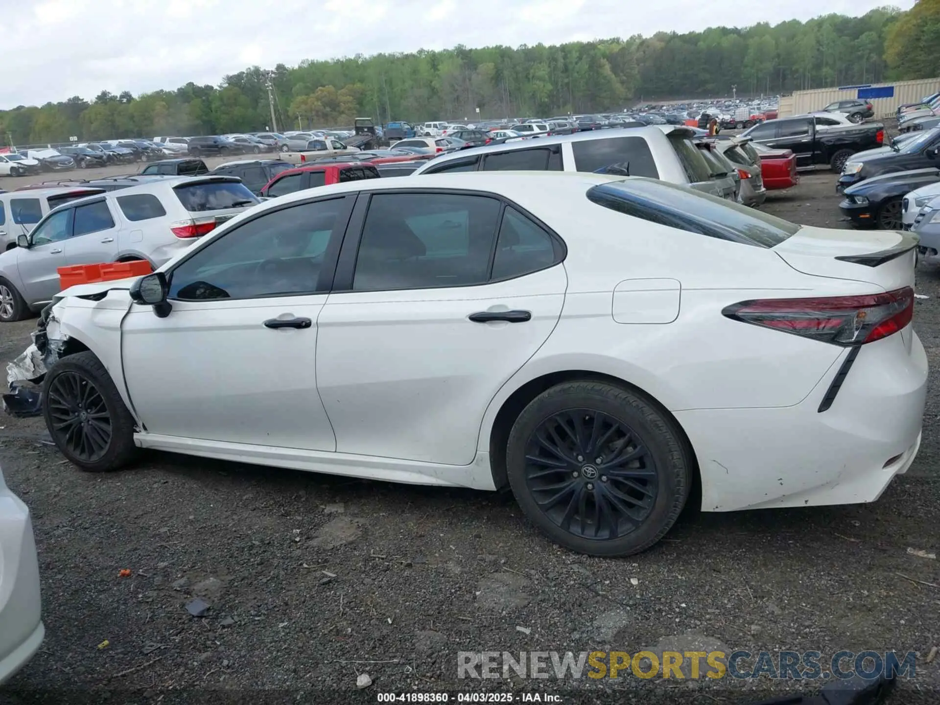 14 Photograph of a damaged car 4T1T11AK7NU061356 TOYOTA CAMRY 2022