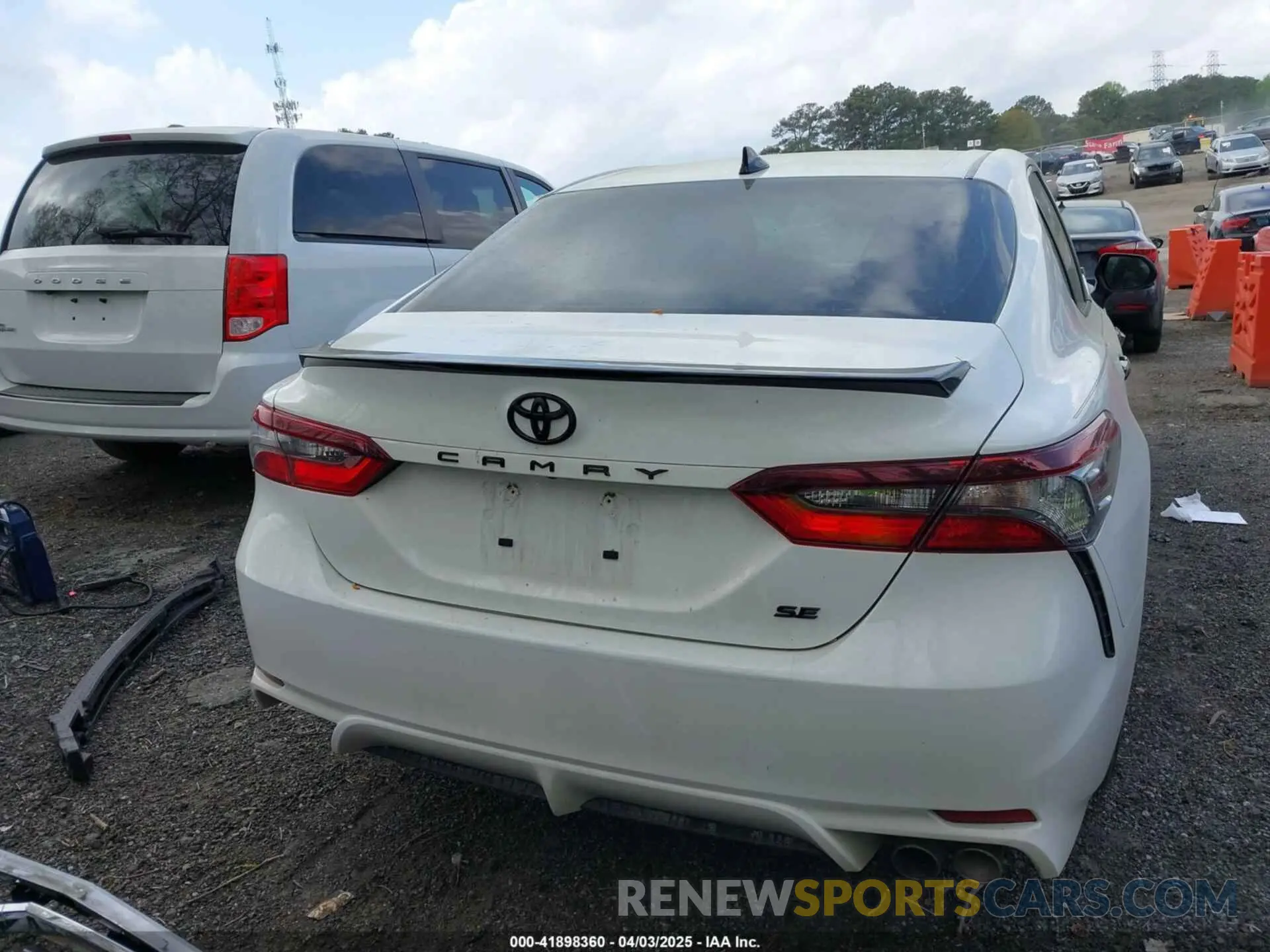 16 Photograph of a damaged car 4T1T11AK7NU061356 TOYOTA CAMRY 2022