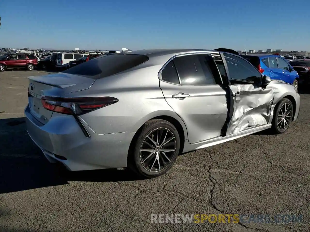 3 Photograph of a damaged car 4T1T11AK7NU659964 TOYOTA CAMRY 2022