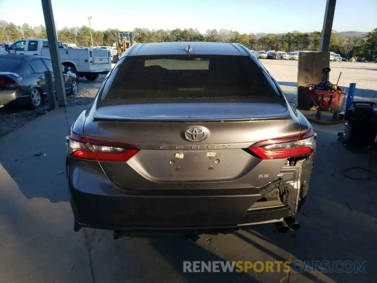 6 Photograph of a damaged car 4T1T11AK7NU662816 TOYOTA CAMRY 2022