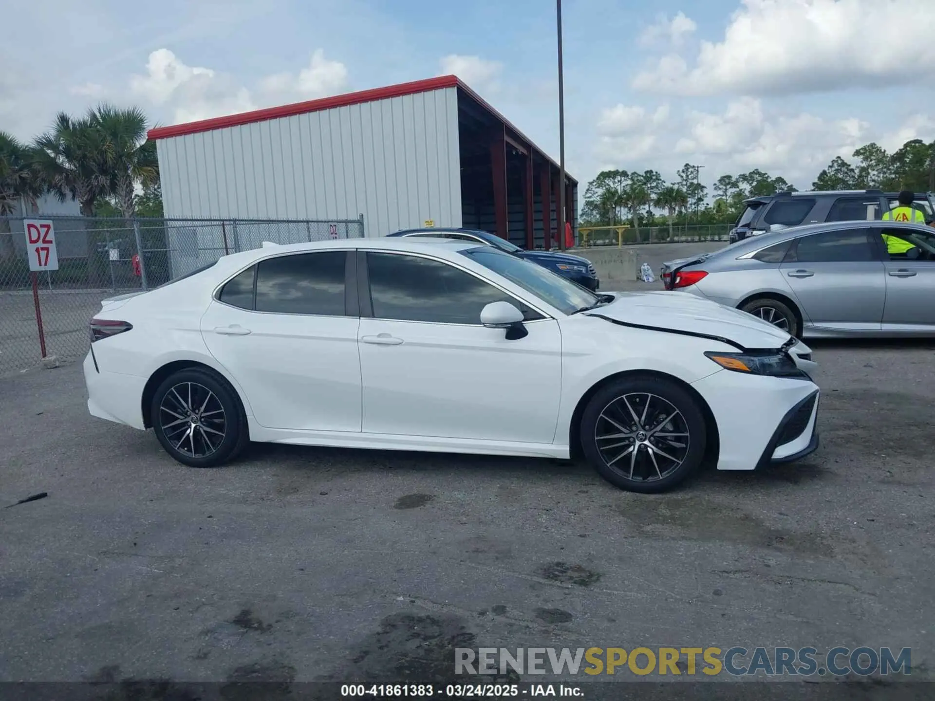 13 Photograph of a damaged car 4T1T11AK7NU668664 TOYOTA CAMRY 2022