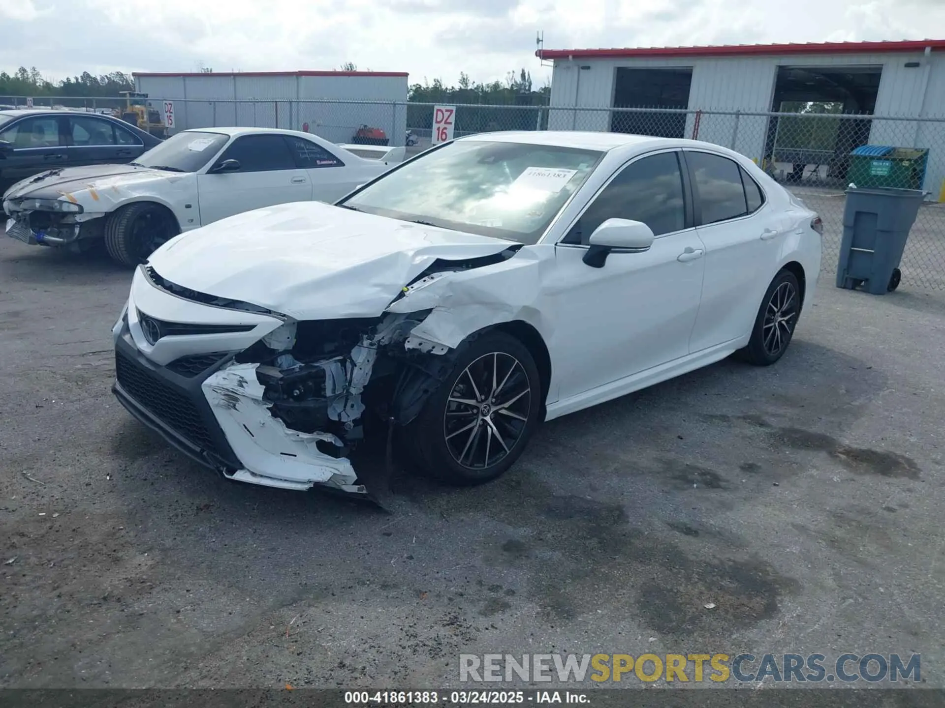 2 Photograph of a damaged car 4T1T11AK7NU668664 TOYOTA CAMRY 2022