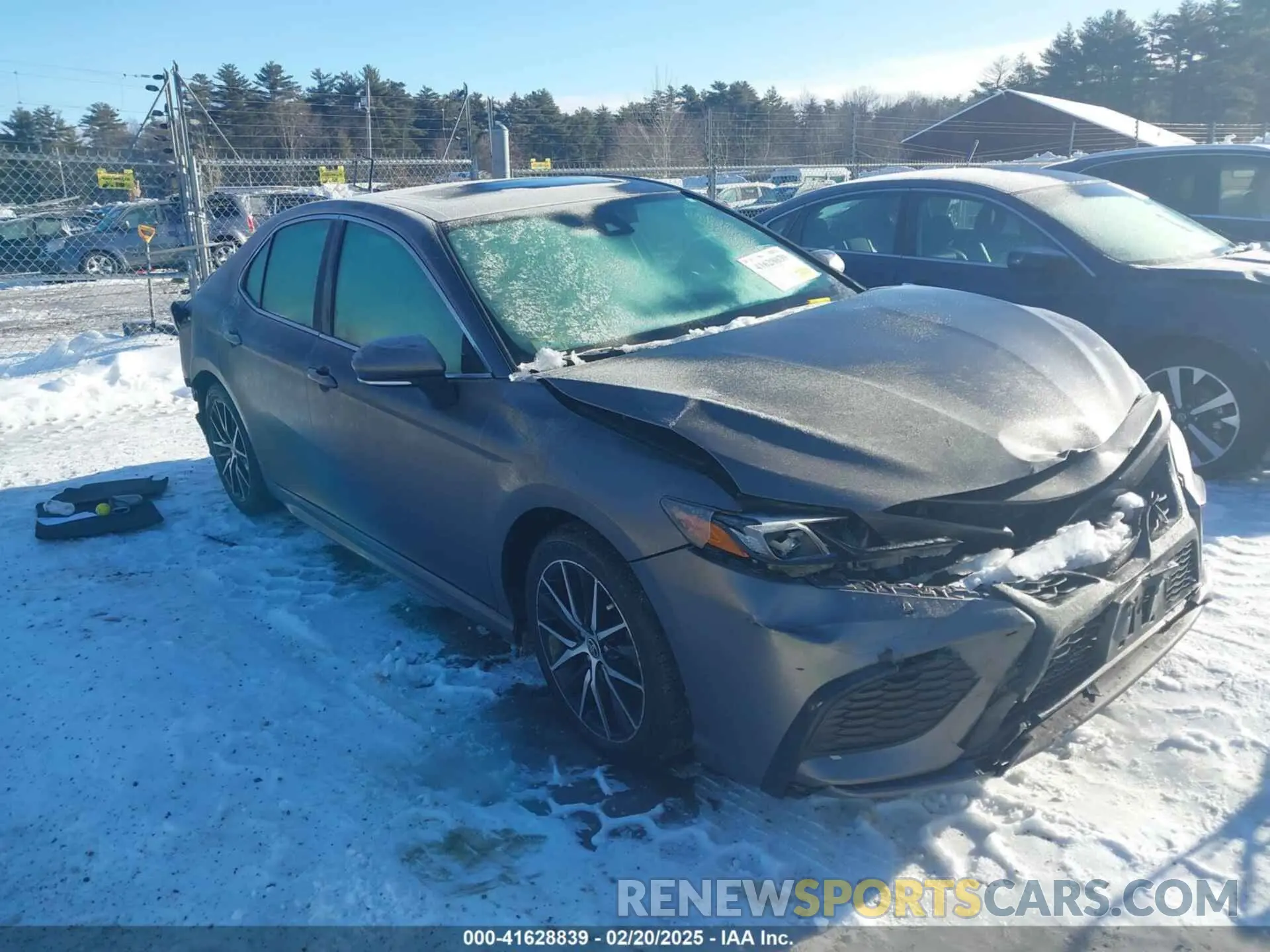 1 Photograph of a damaged car 4T1T11AK7NU690017 TOYOTA CAMRY 2022