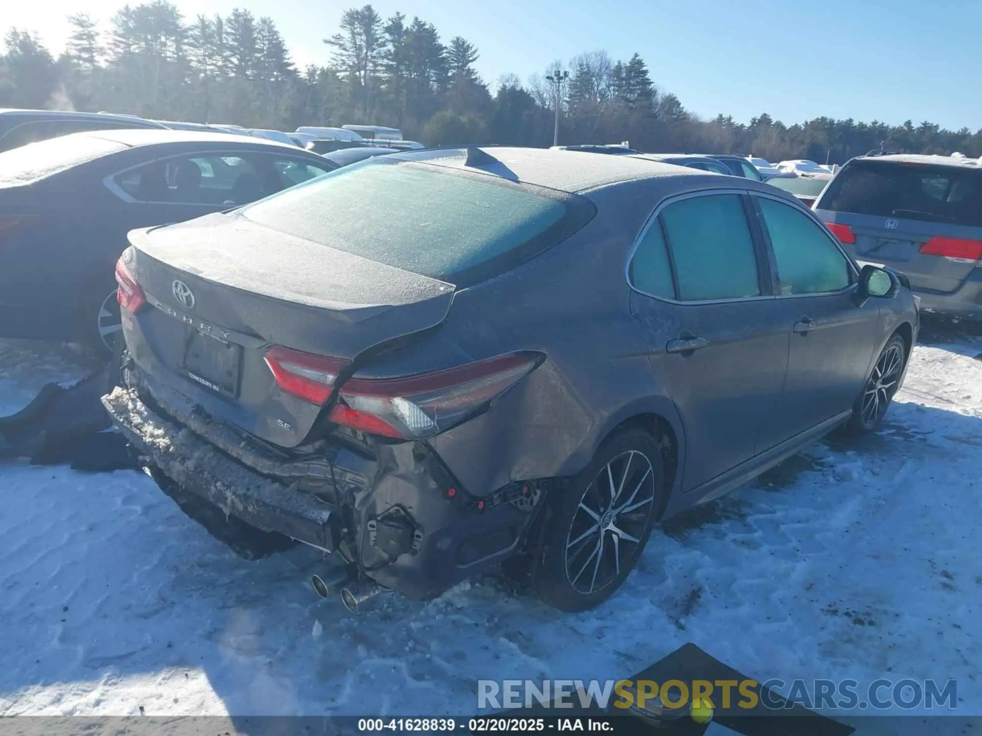 4 Photograph of a damaged car 4T1T11AK7NU690017 TOYOTA CAMRY 2022
