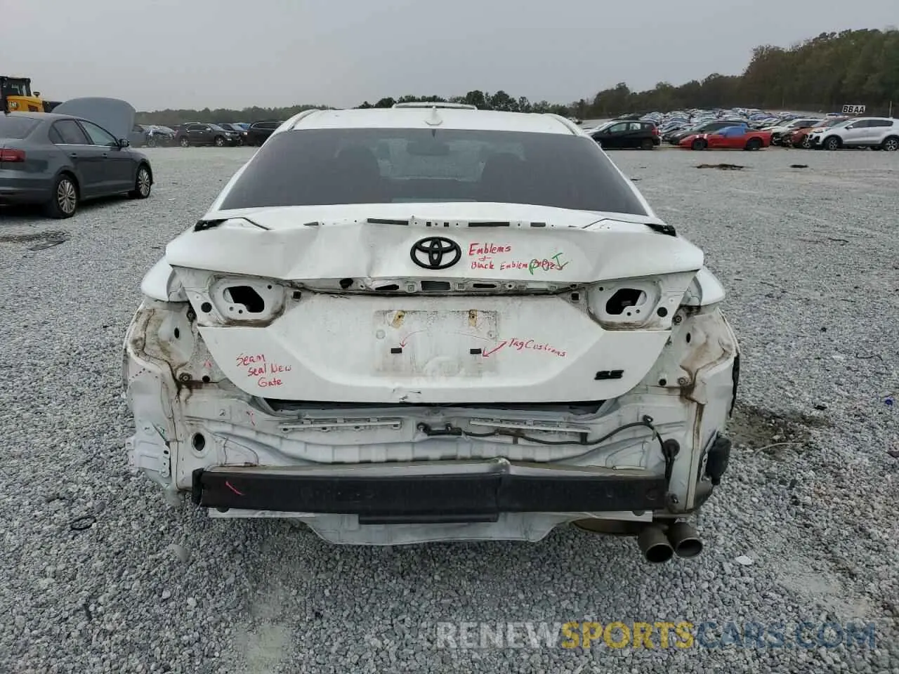 6 Photograph of a damaged car 4T1T11AK8NU039561 TOYOTA CAMRY 2022