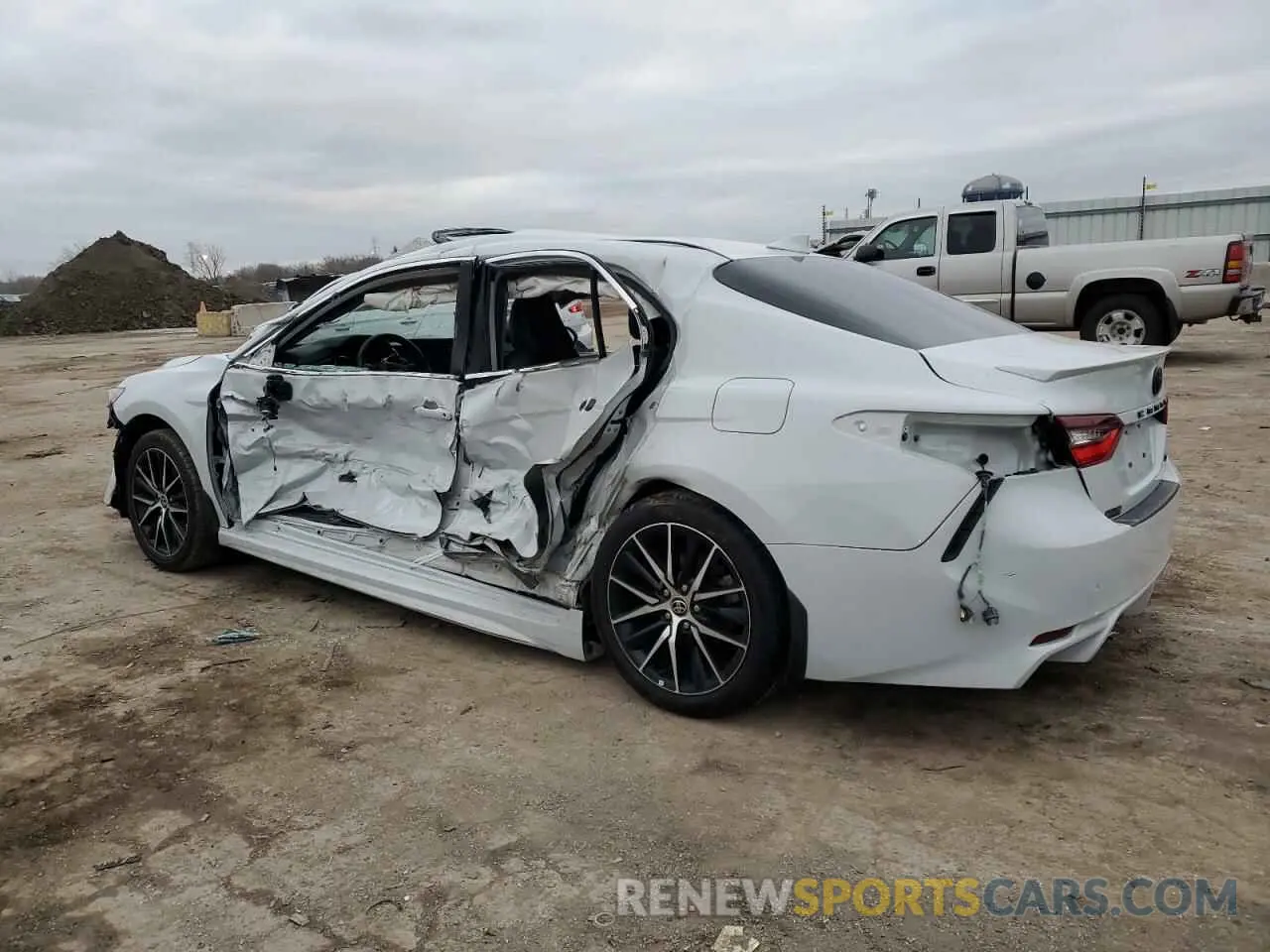 2 Photograph of a damaged car 4T1T11AK8NU041178 TOYOTA CAMRY 2022