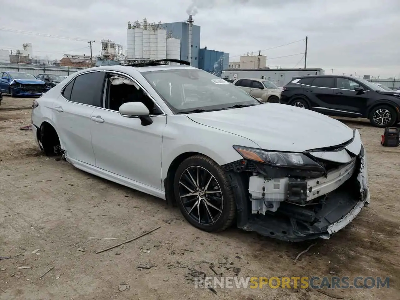 4 Photograph of a damaged car 4T1T11AK8NU041178 TOYOTA CAMRY 2022