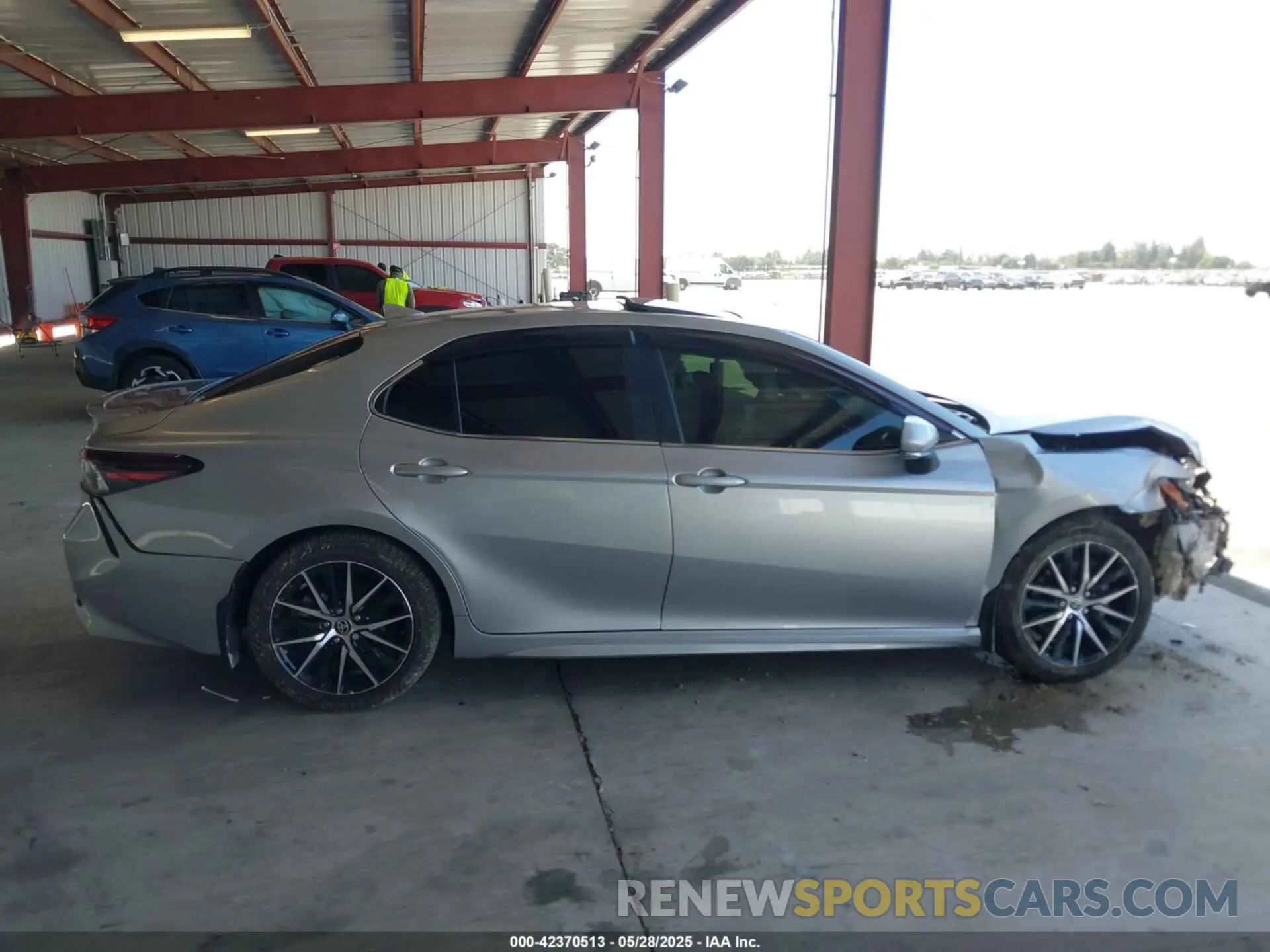 13 Photograph of a damaged car 4T1T11AK8NU659228 TOYOTA CAMRY 2022