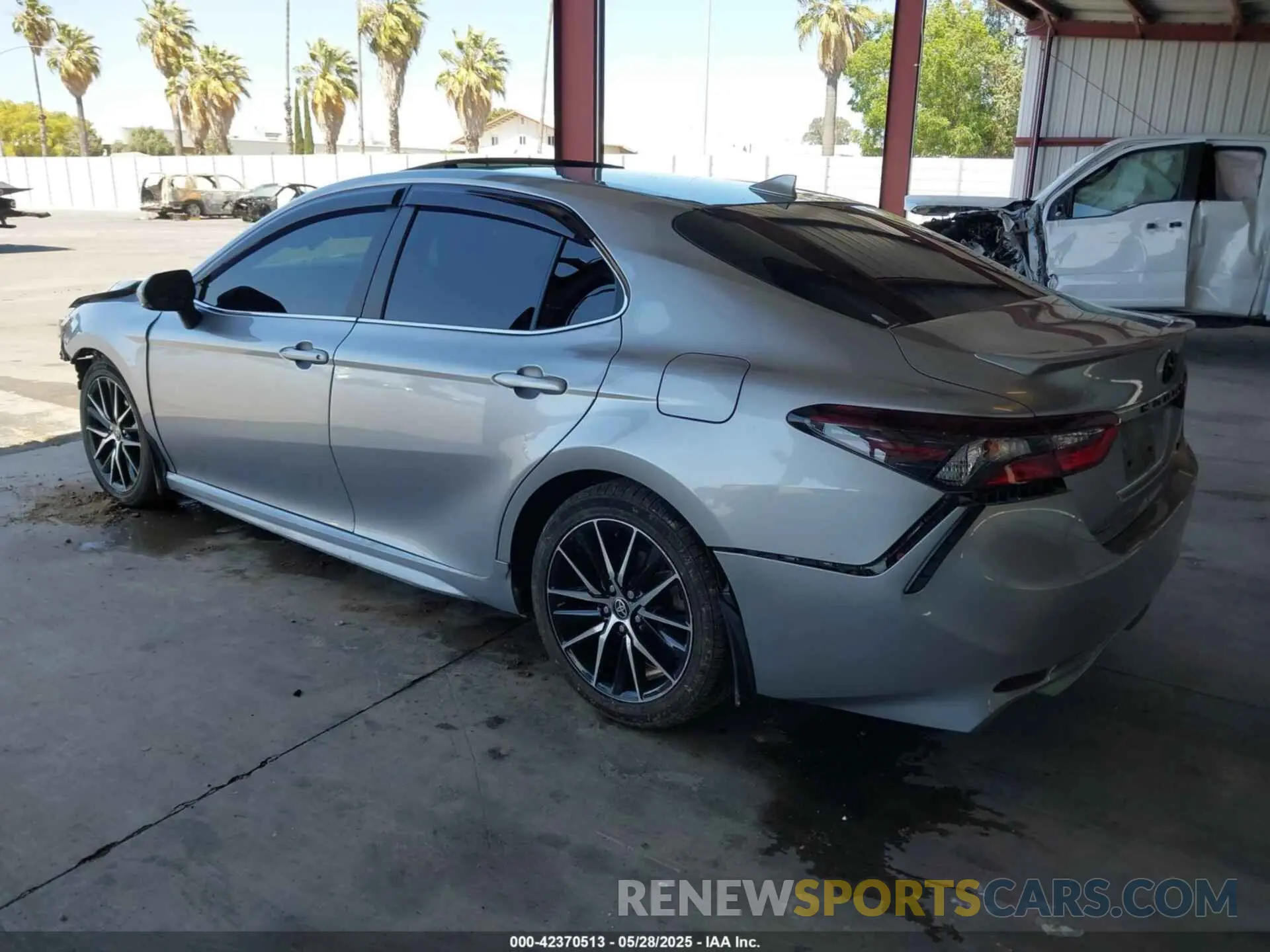 3 Photograph of a damaged car 4T1T11AK8NU659228 TOYOTA CAMRY 2022