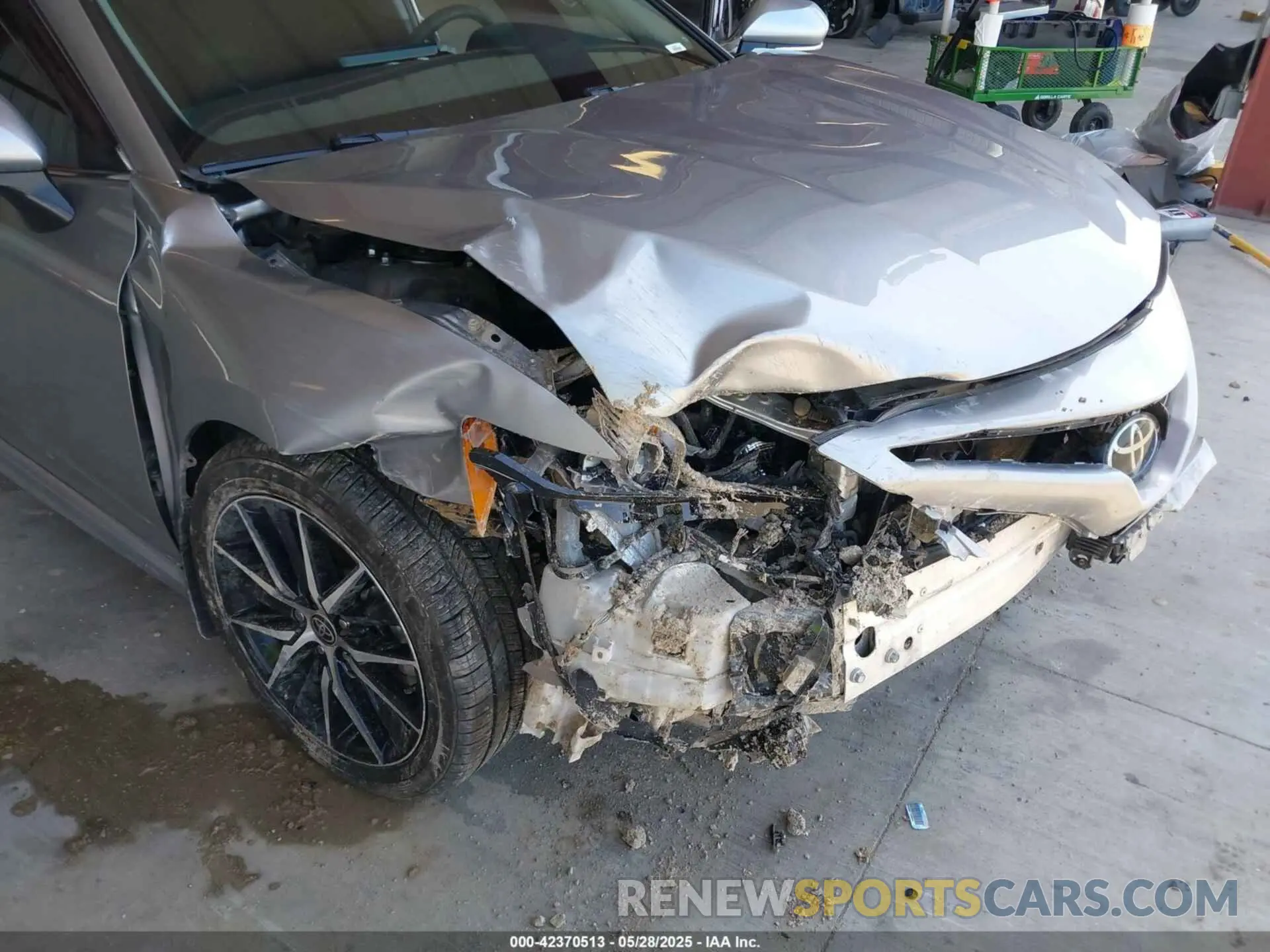 6 Photograph of a damaged car 4T1T11AK8NU659228 TOYOTA CAMRY 2022