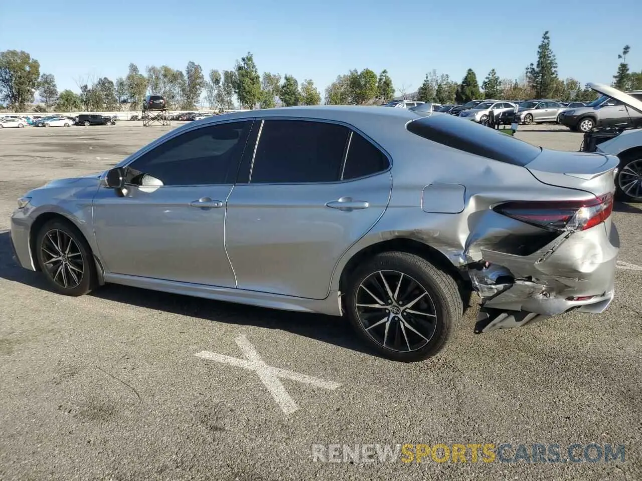 2 Photograph of a damaged car 4T1T11AK9NU040542 TOYOTA CAMRY 2022