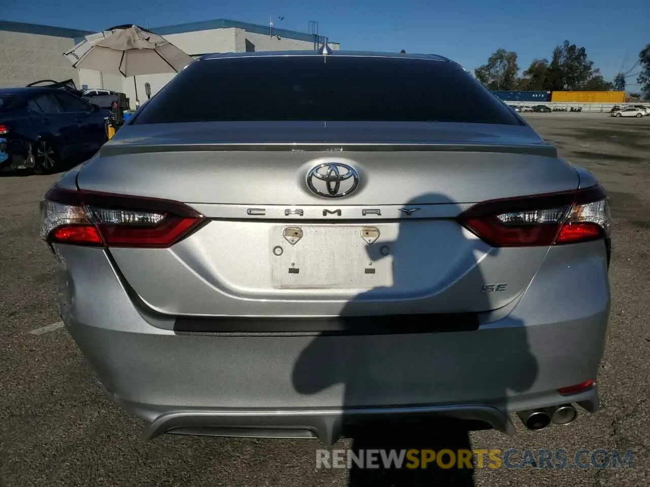 6 Photograph of a damaged car 4T1T11AK9NU040542 TOYOTA CAMRY 2022