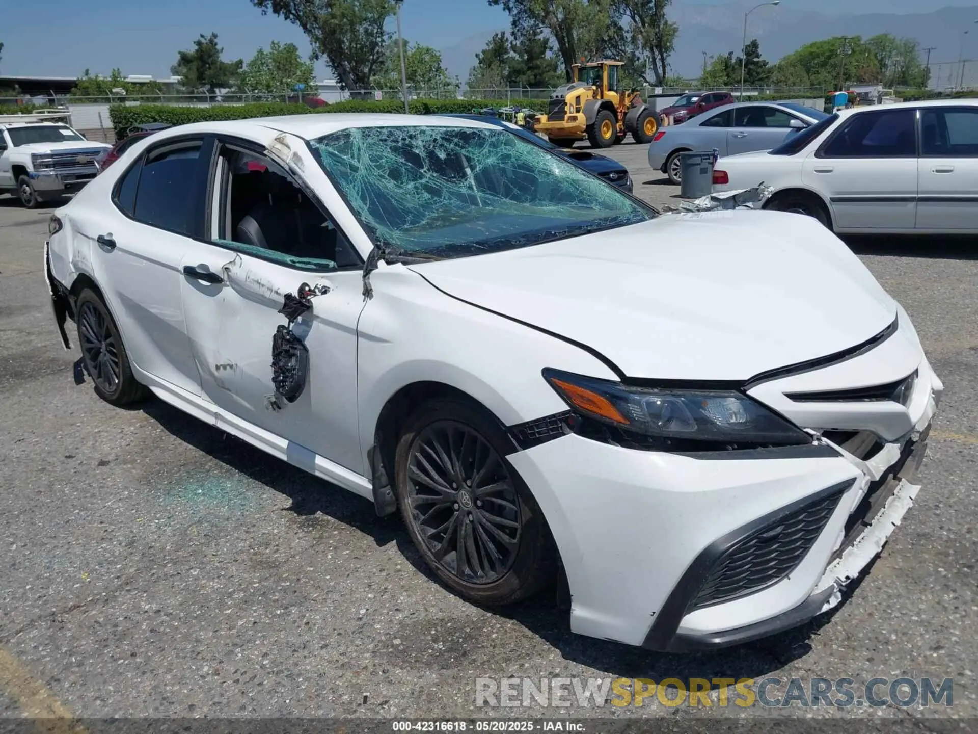 1 Photograph of a damaged car 4T1T11AK9NU047717 TOYOTA CAMRY 2022
