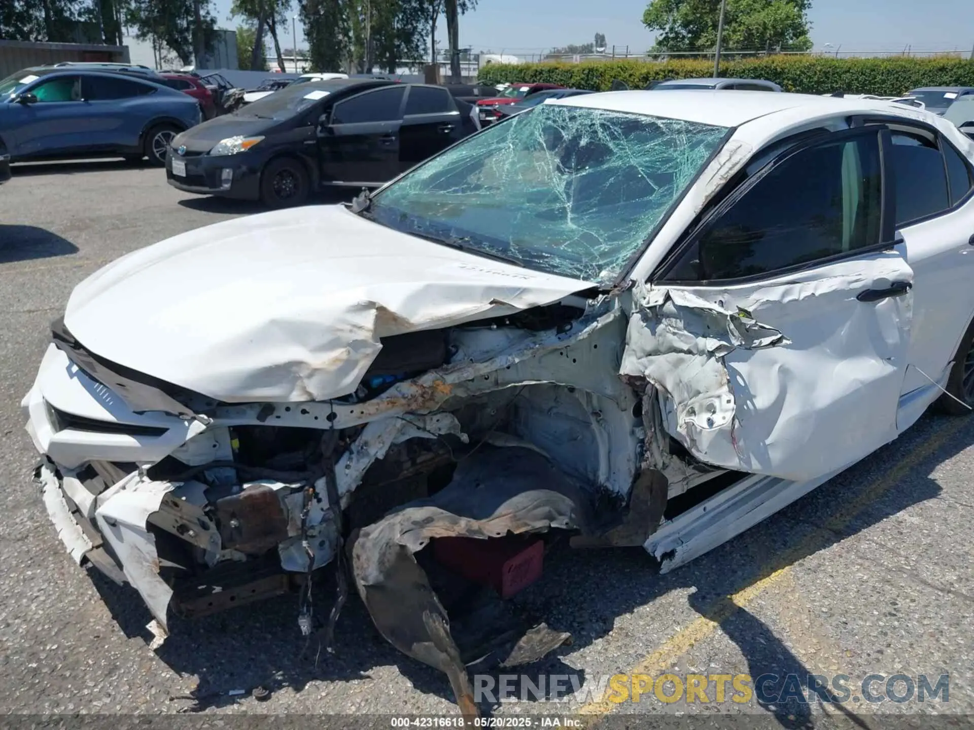 6 Photograph of a damaged car 4T1T11AK9NU047717 TOYOTA CAMRY 2022