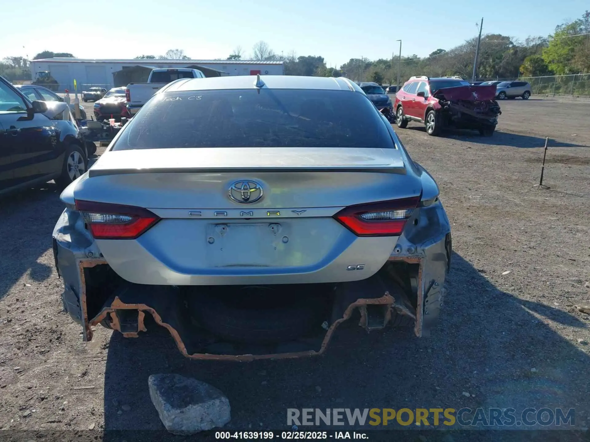 17 Photograph of a damaged car 4T1T11AK9NU641711 TOYOTA CAMRY 2022