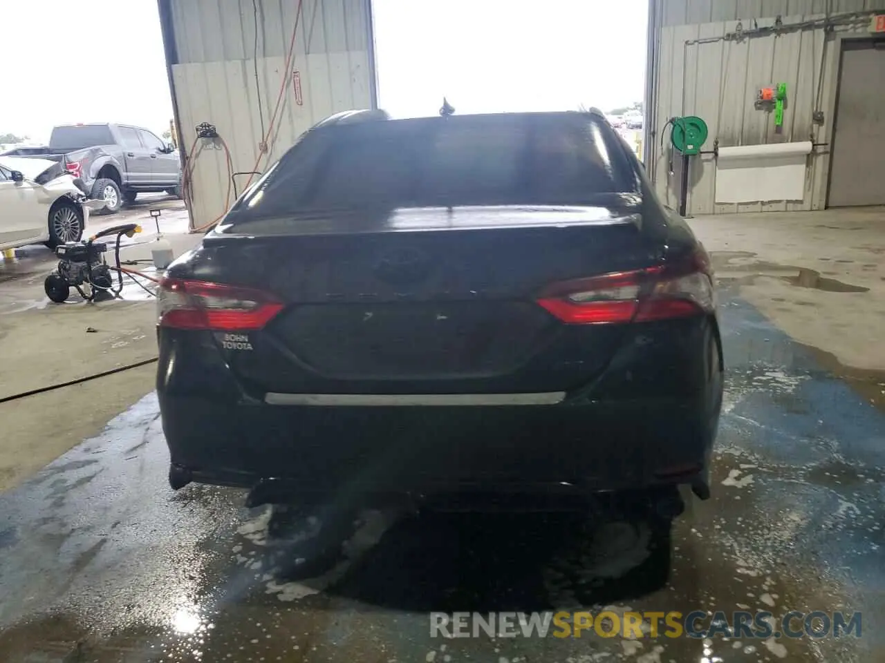 6 Photograph of a damaged car 4T1T11AK9NU663479 TOYOTA CAMRY 2022