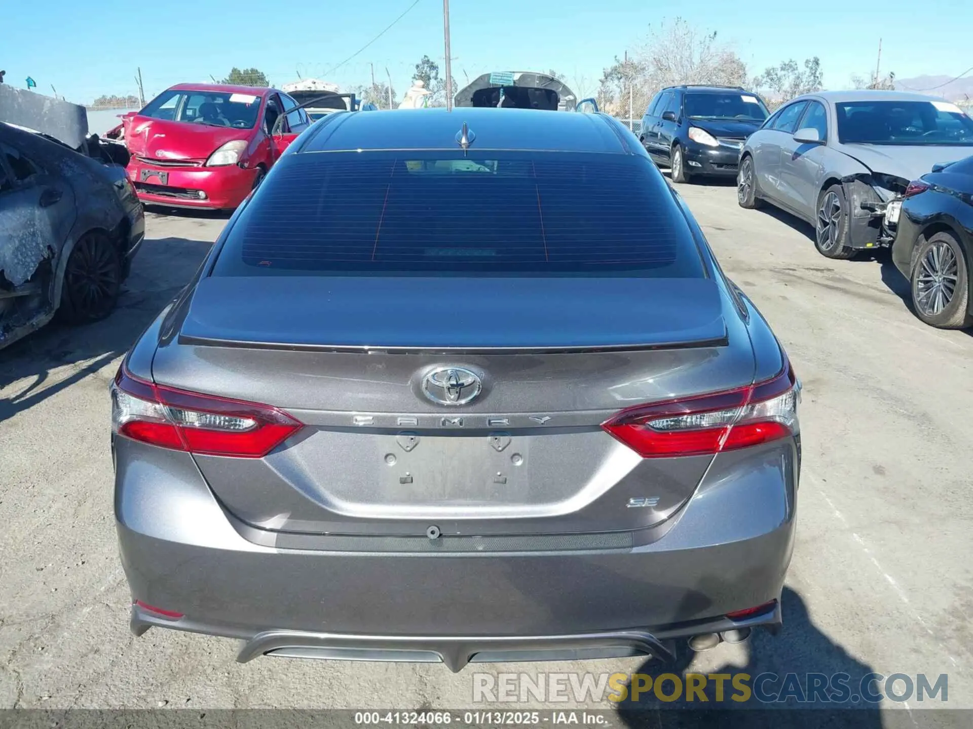 16 Photograph of a damaged car 4T1T11AK9NU709831 TOYOTA CAMRY 2022