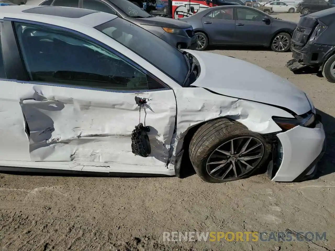 9 Photograph of a damaged car 4T1T11BK0NU060970 TOYOTA CAMRY 2022