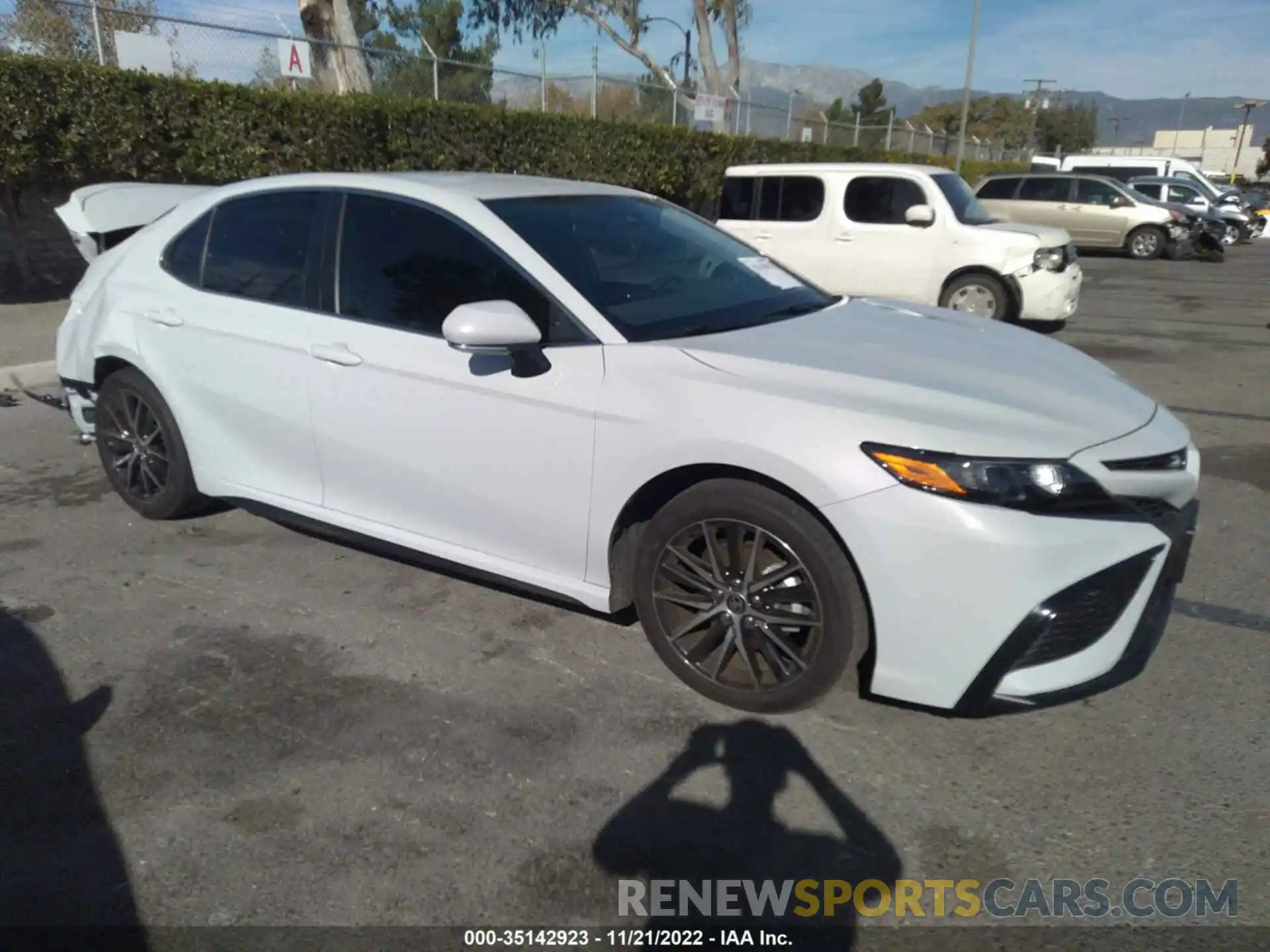 1 Photograph of a damaged car 4T1T11BK1NU058841 TOYOTA CAMRY 2022