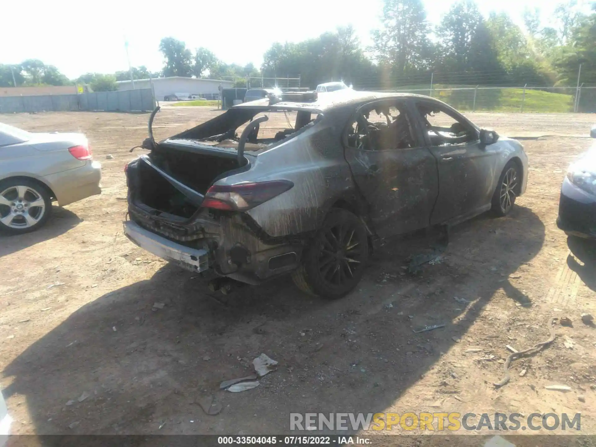 6 Photograph of a damaged car 4T1T11BK2NU051655 TOYOTA CAMRY 2022