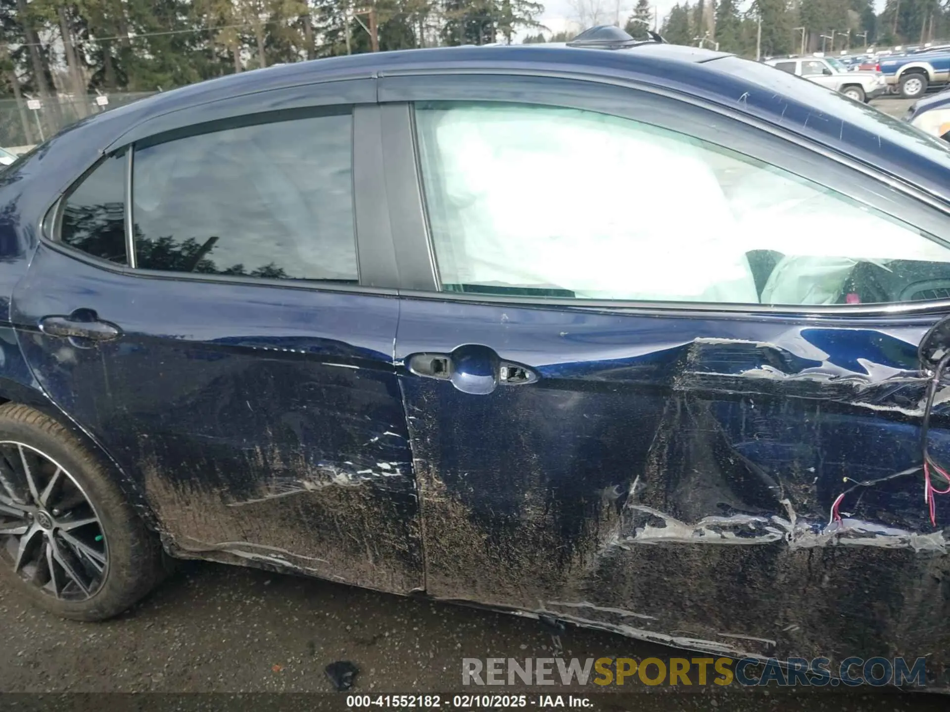 13 Photograph of a damaged car 4T1T11BK2NU053518 TOYOTA CAMRY 2022