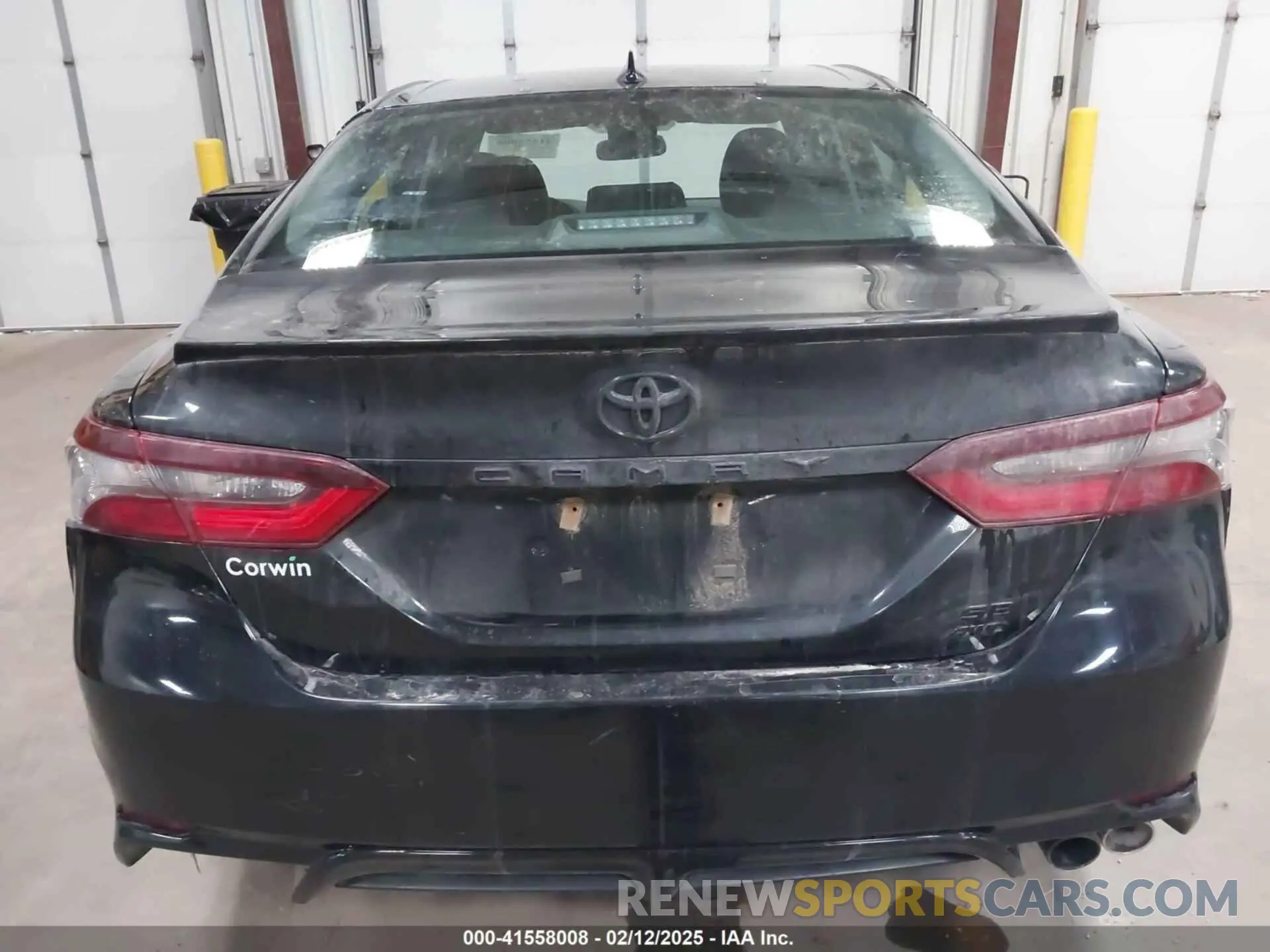 17 Photograph of a damaged car 4T1T11BK3NU068433 TOYOTA CAMRY 2022