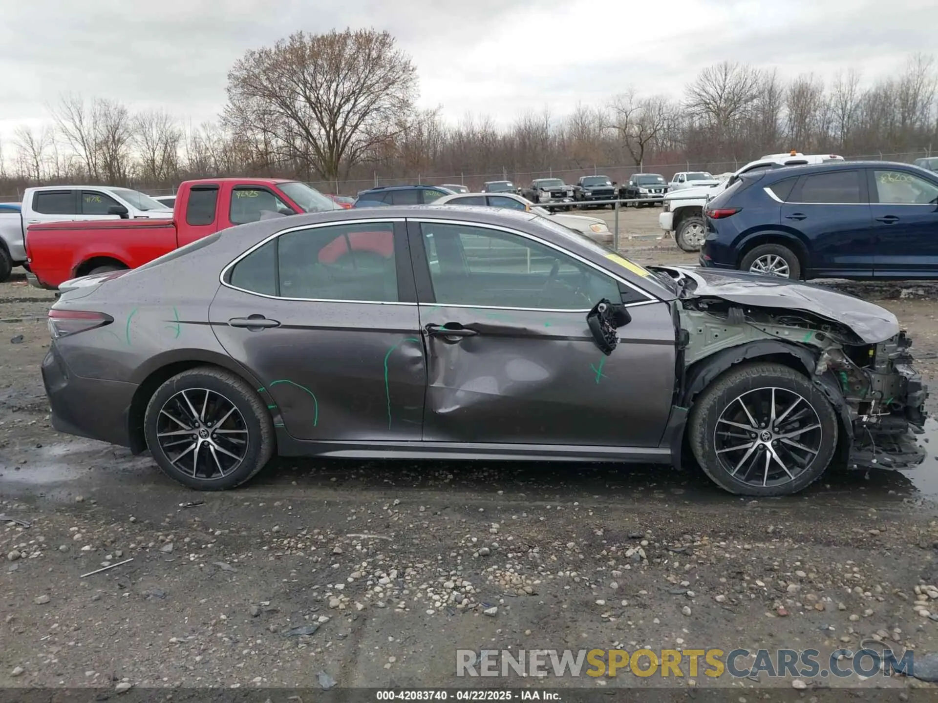 13 Photograph of a damaged car 4T1T11BK5NU061614 TOYOTA CAMRY 2022
