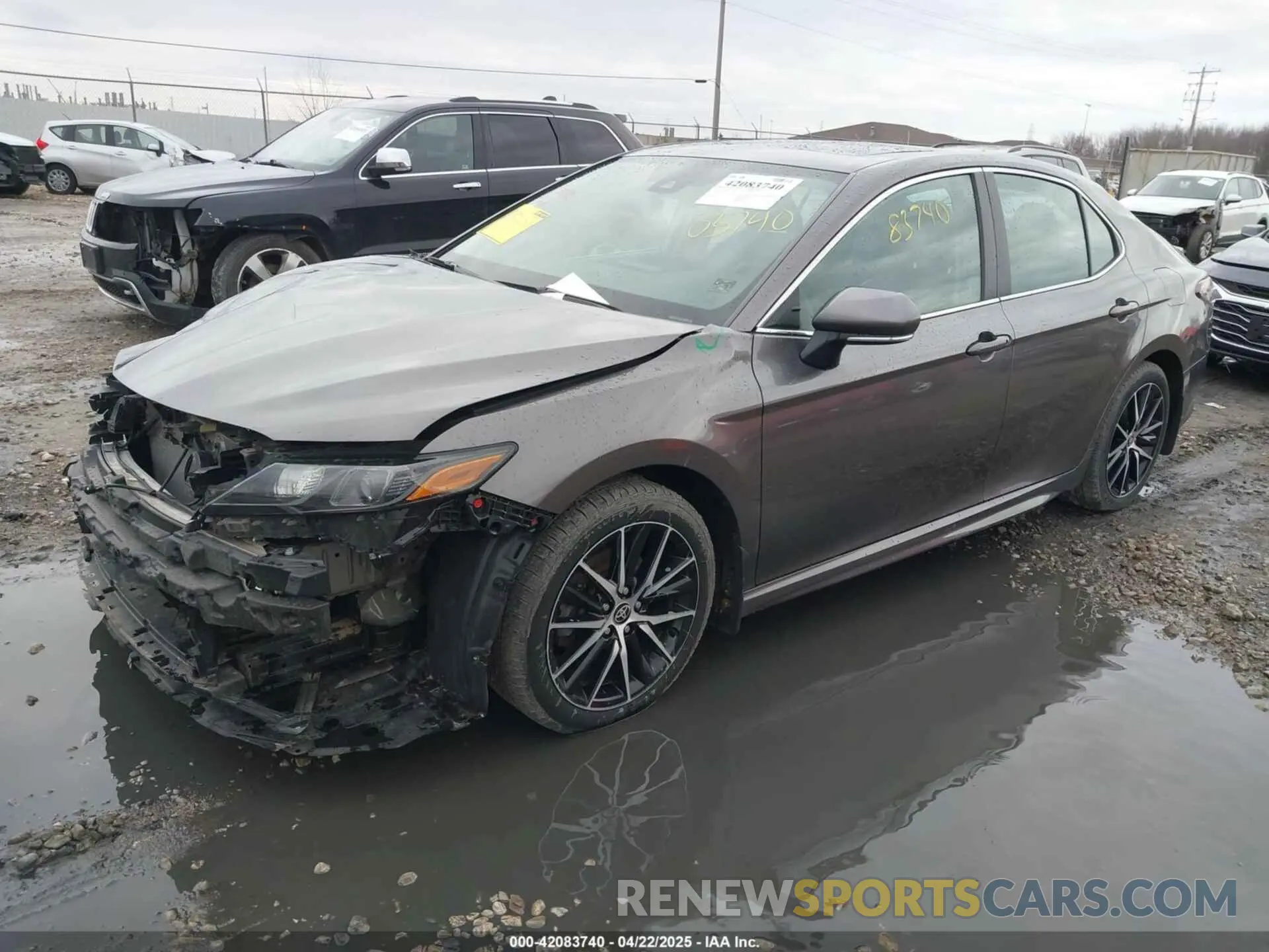 2 Photograph of a damaged car 4T1T11BK5NU061614 TOYOTA CAMRY 2022