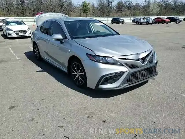 13 Photograph of a damaged car 4T1T11BK6NU052369 TOYOTA CAMRY 2022